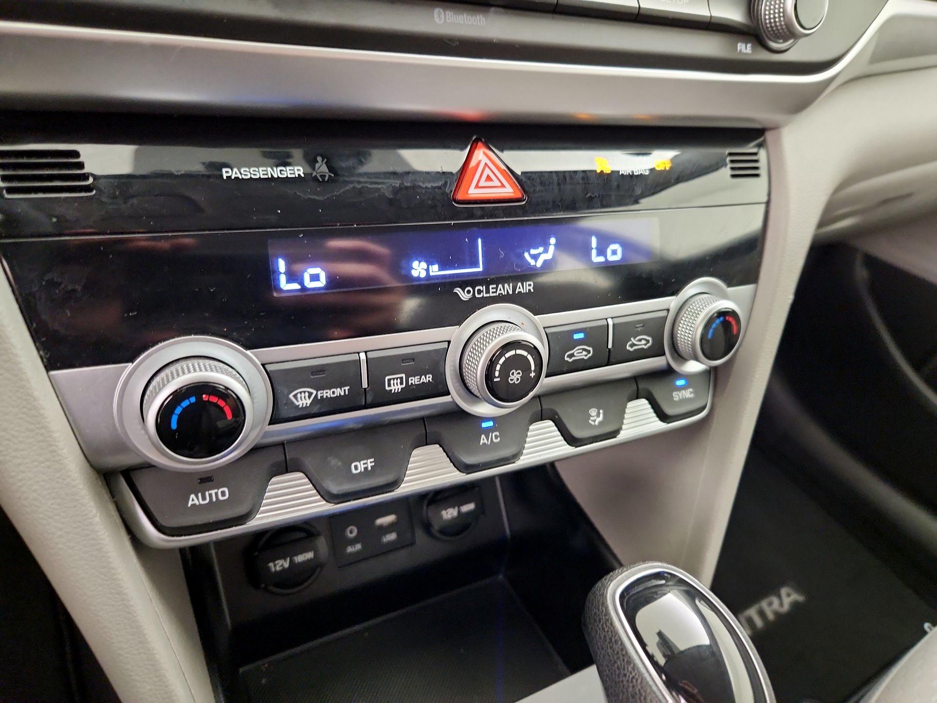 Thumbnail: 2020 Hyundai Elantra - 16