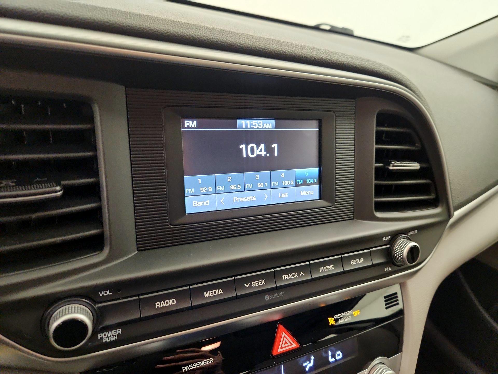 Thumbnail: 2020 Hyundai Elantra - 15