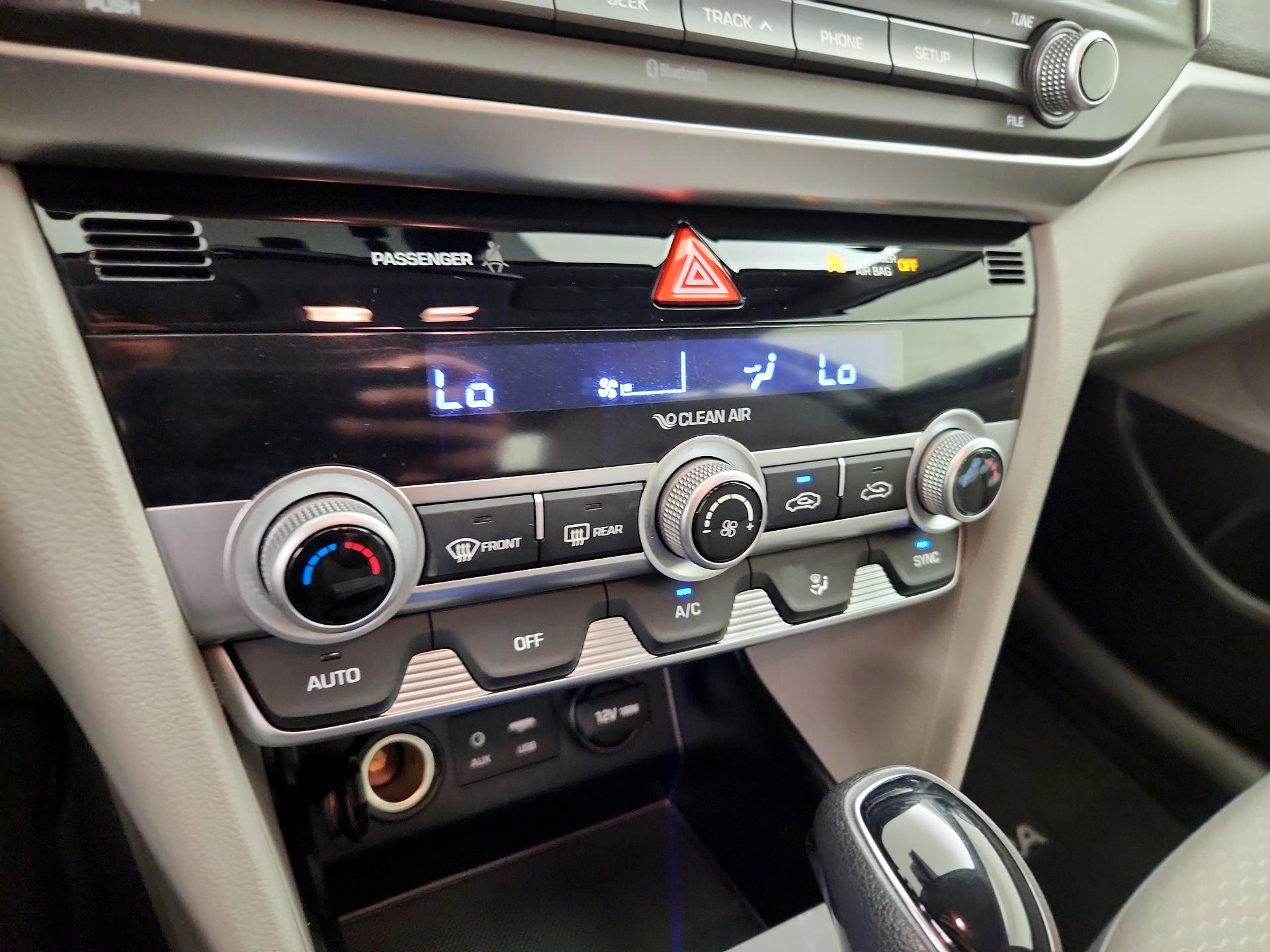 Thumbnail: 2020 Hyundai Elantra - 16