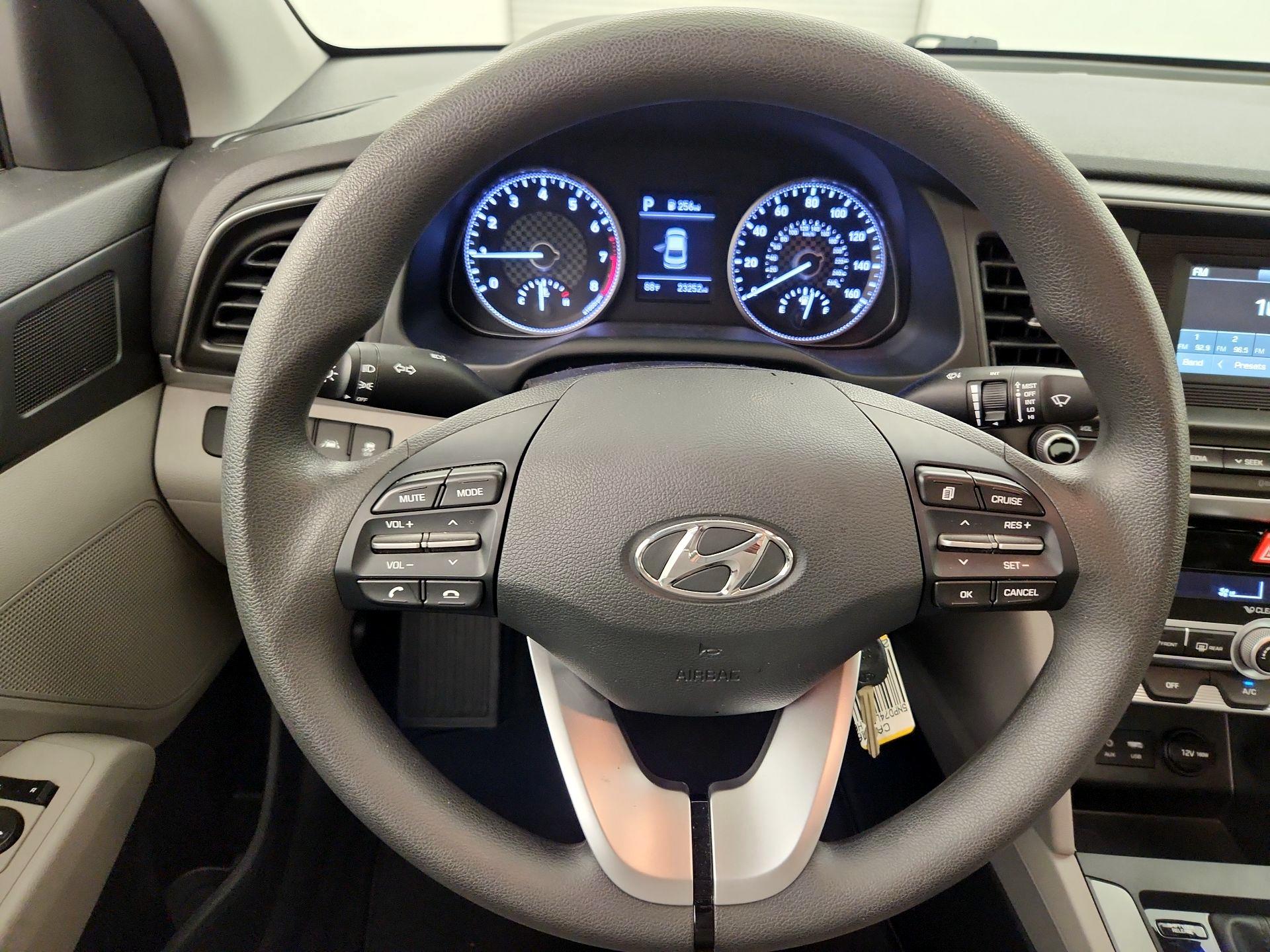 Thumbnail: 2020 Hyundai Elantra - 10