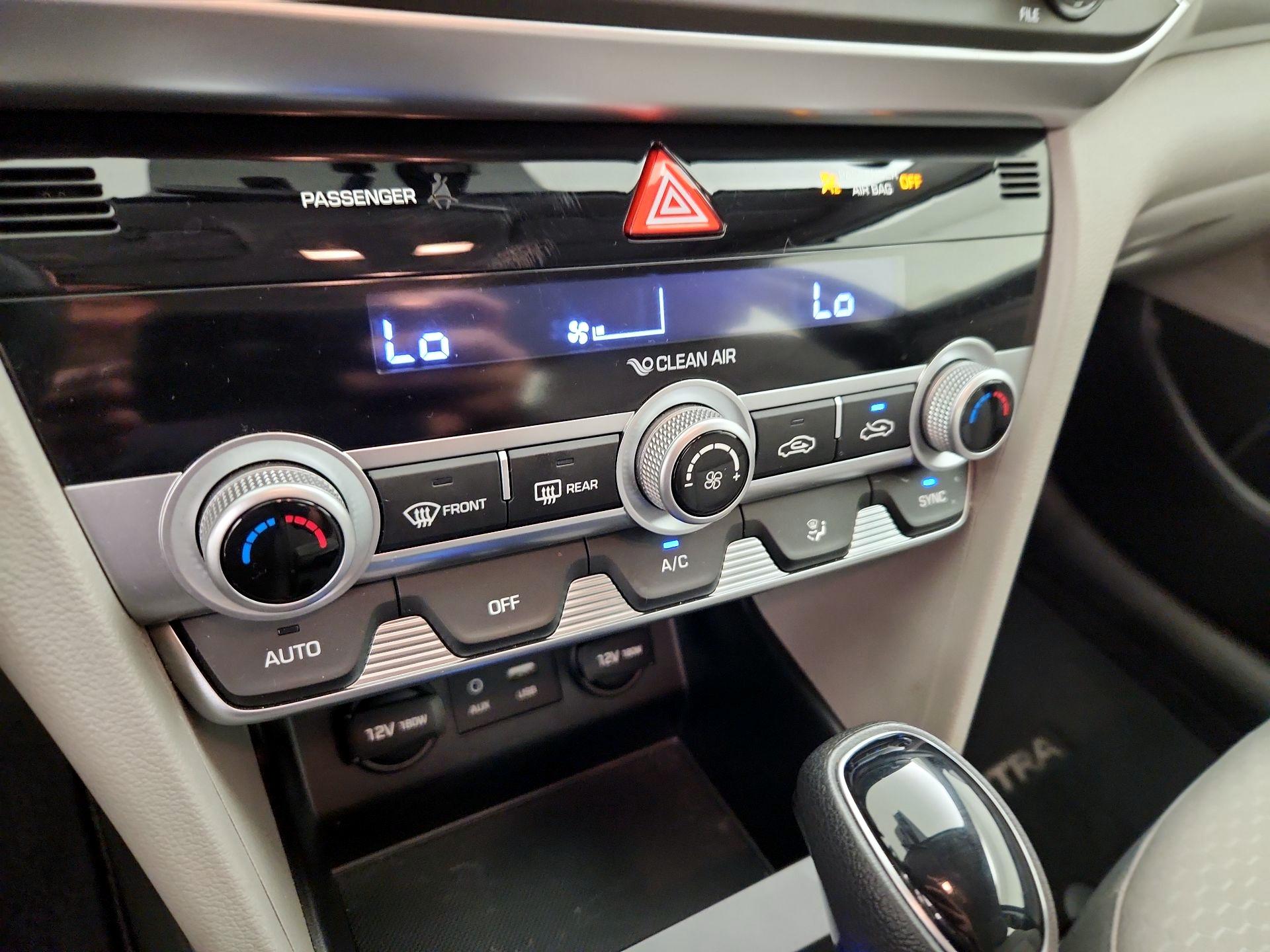 Thumbnail: 2020 Hyundai Elantra - 16