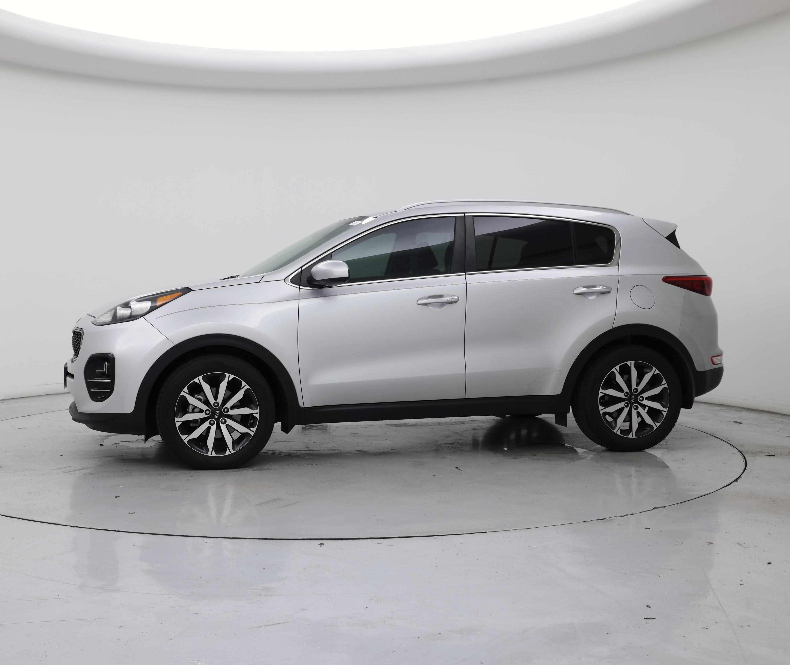 Thumbnail: 2017 Kia Sportage - 3