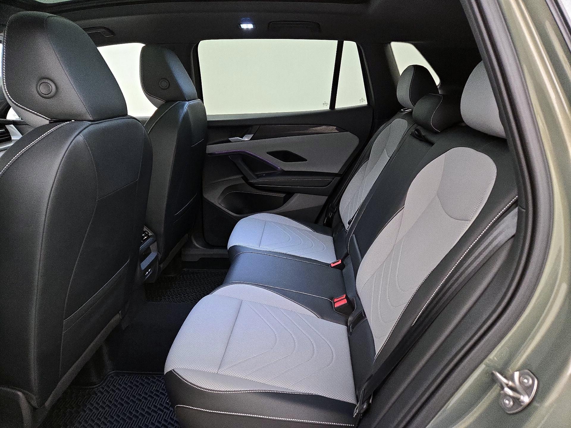 Thumbnail: 2025 Volkswagen Tiguan - 20