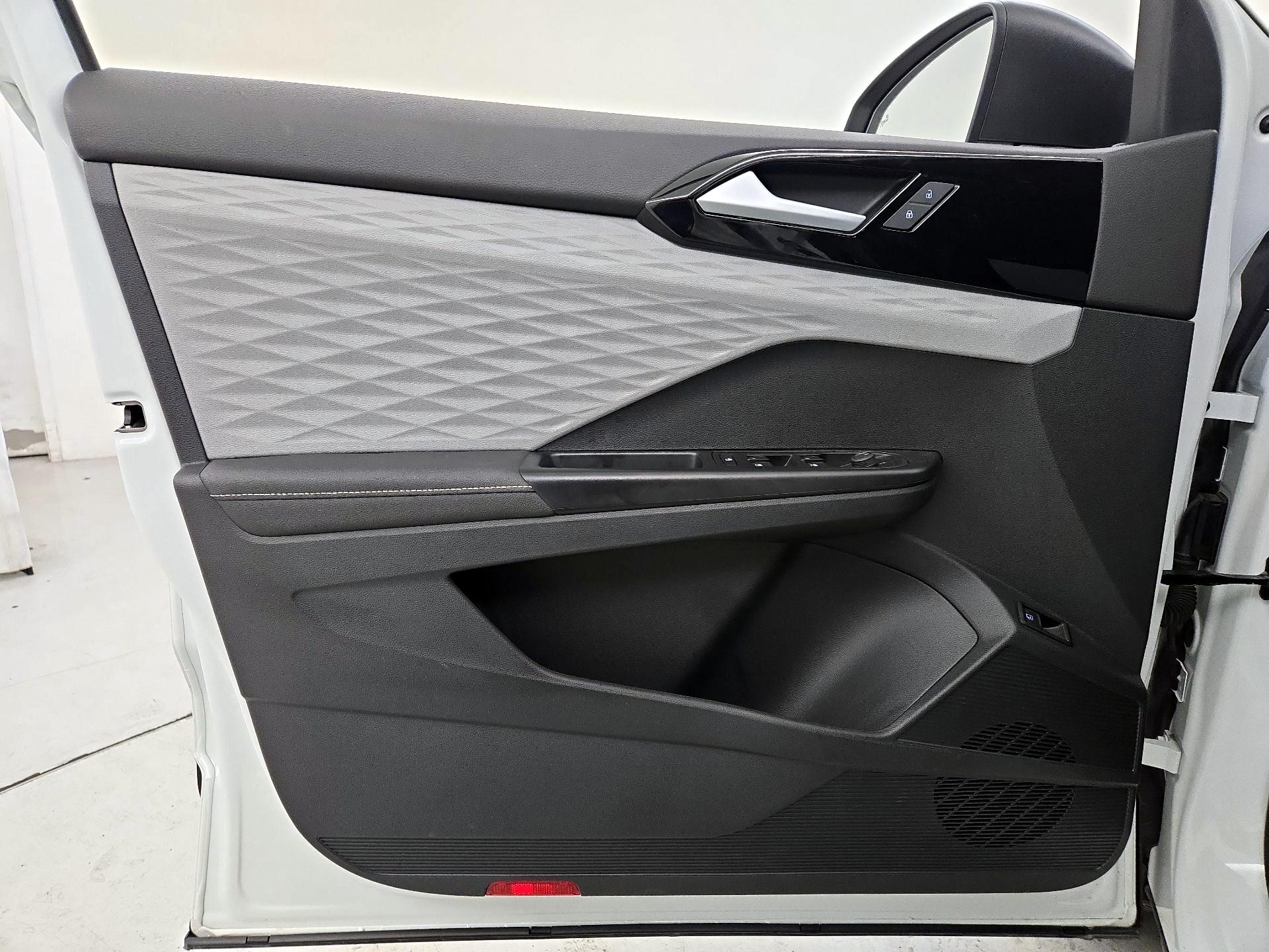 Thumbnail: 2024 Volkswagen Taos - 12