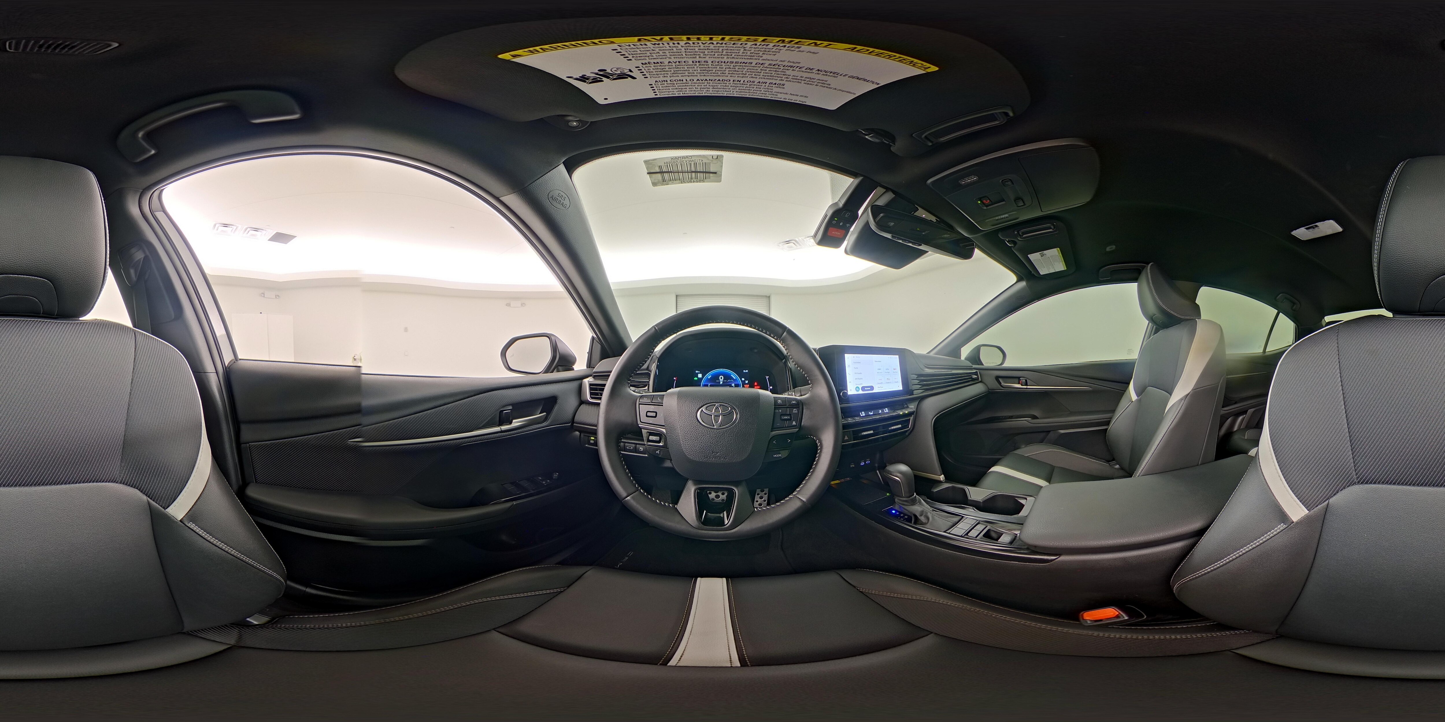 2025 Toyota Camry SE - Photo 26