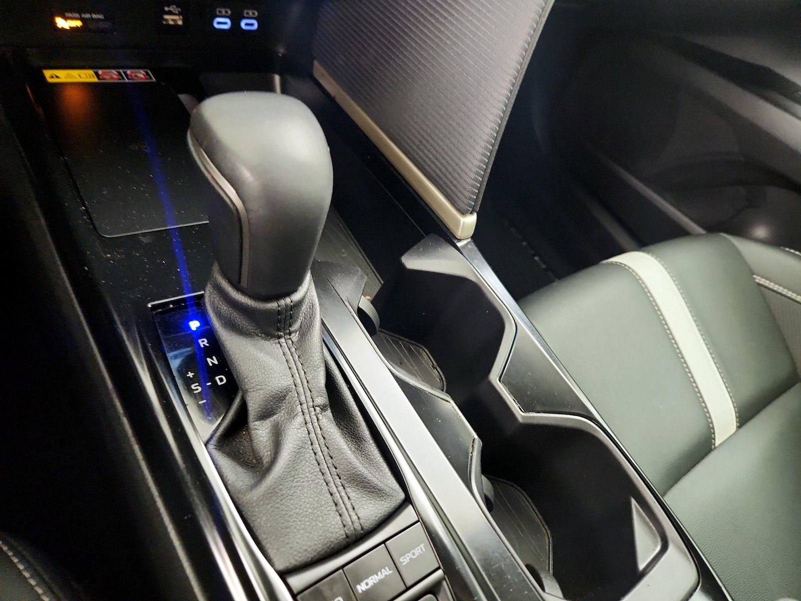 2025 Toyota Camry SE - Photo 18