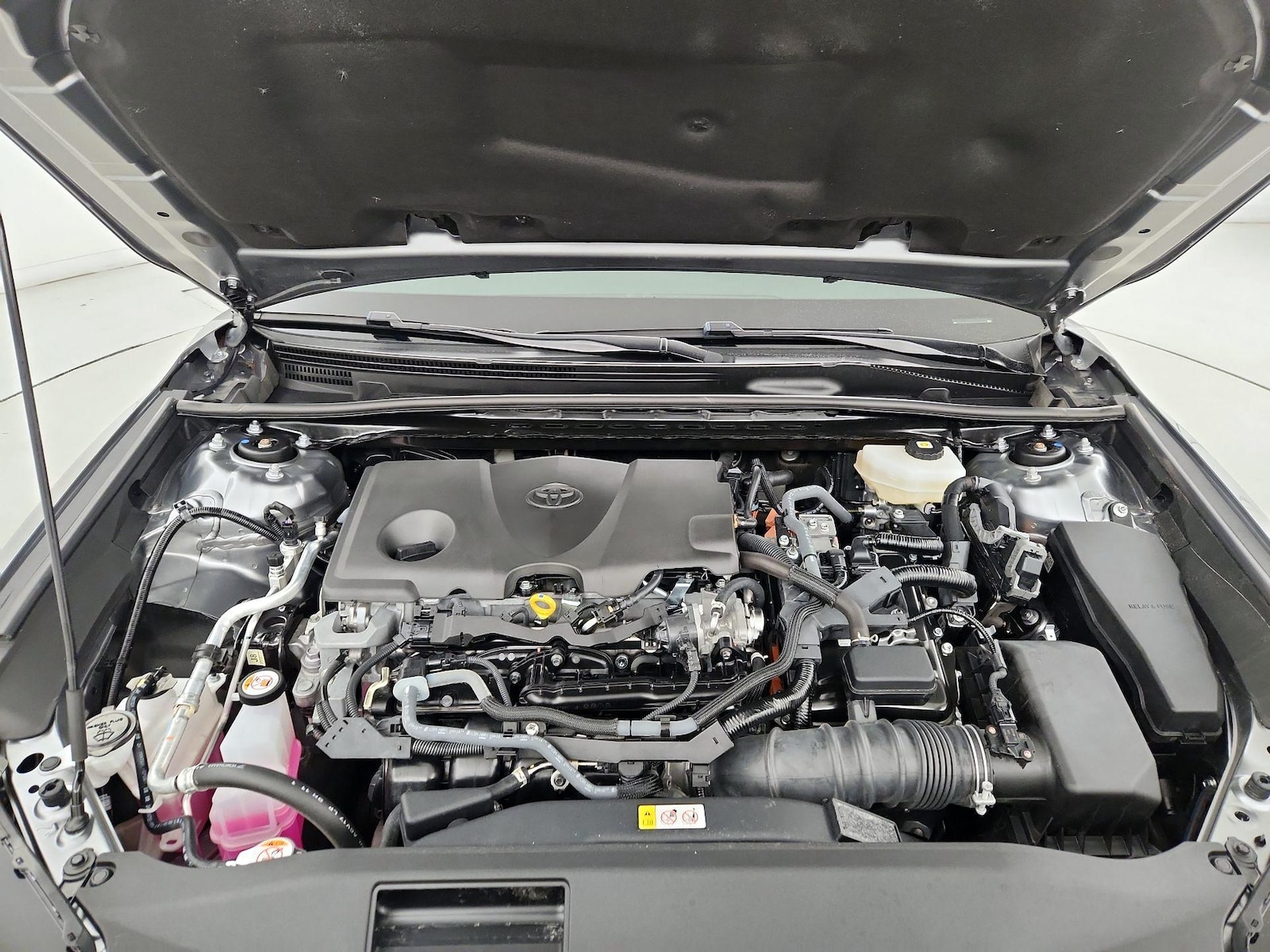 2025 Toyota Camry SE - Photo 22