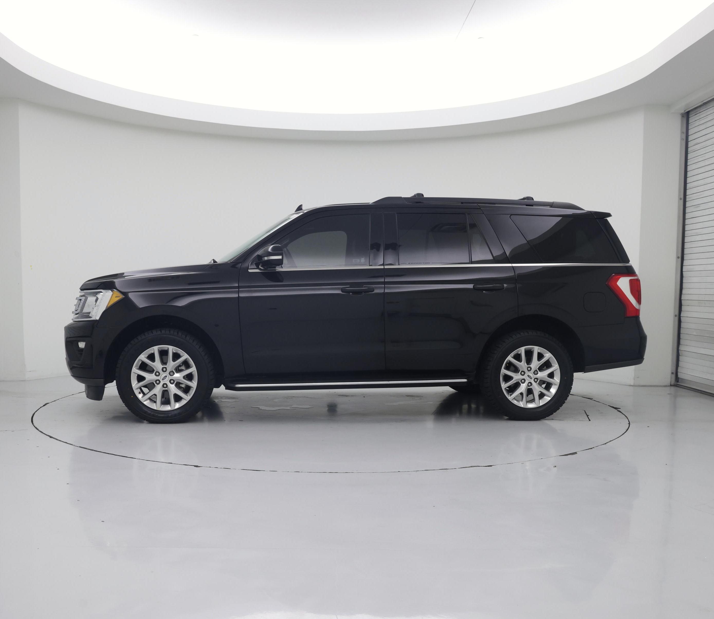 Thumbnail: 2021 Ford Expedition - 3