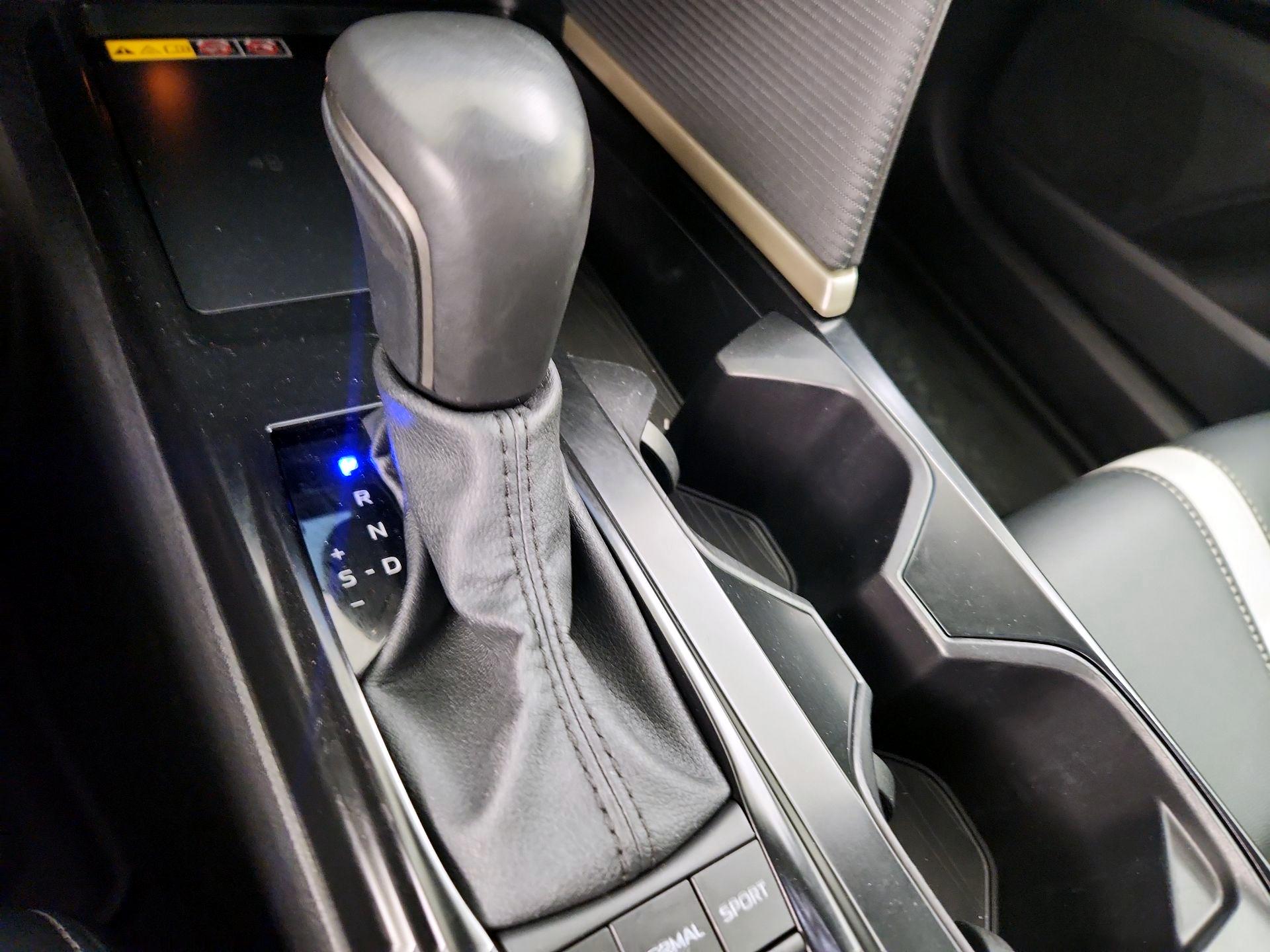 Thumbnail: 2025 Toyota Camry - 17
