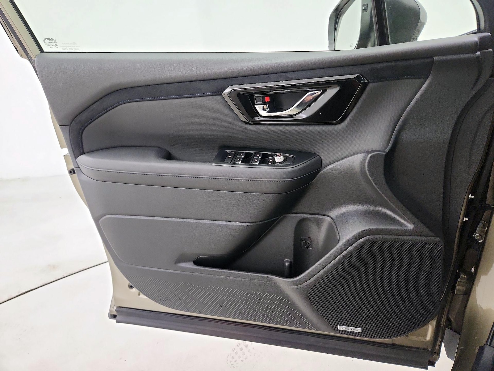 2025 Subaru Forester Limited - Photo 13