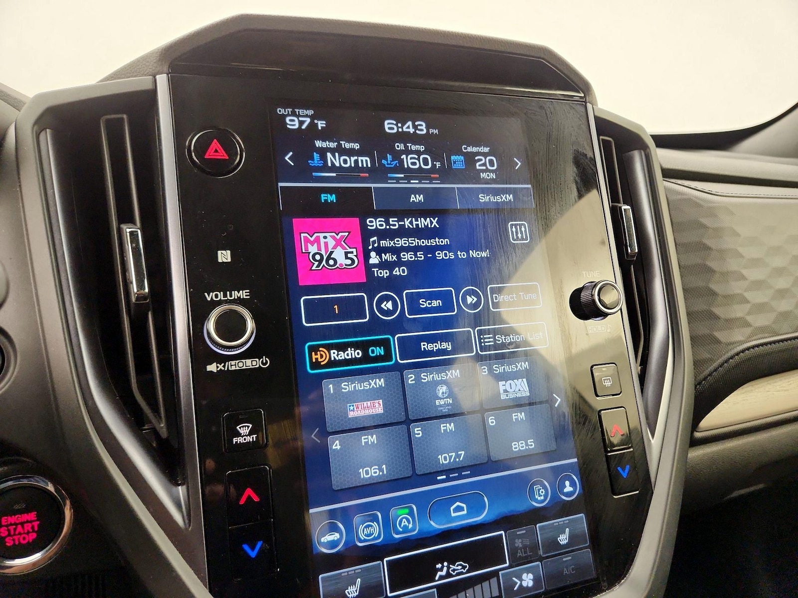 2025 Subaru Forester Limited - Photo 17