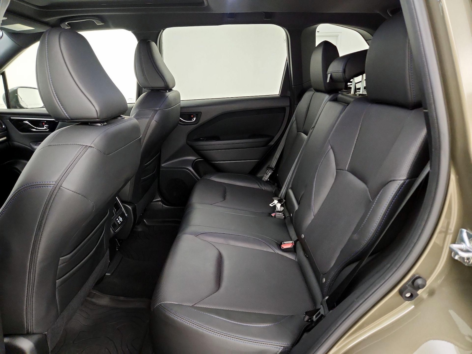 2025 Subaru Forester Limited - Photo 22