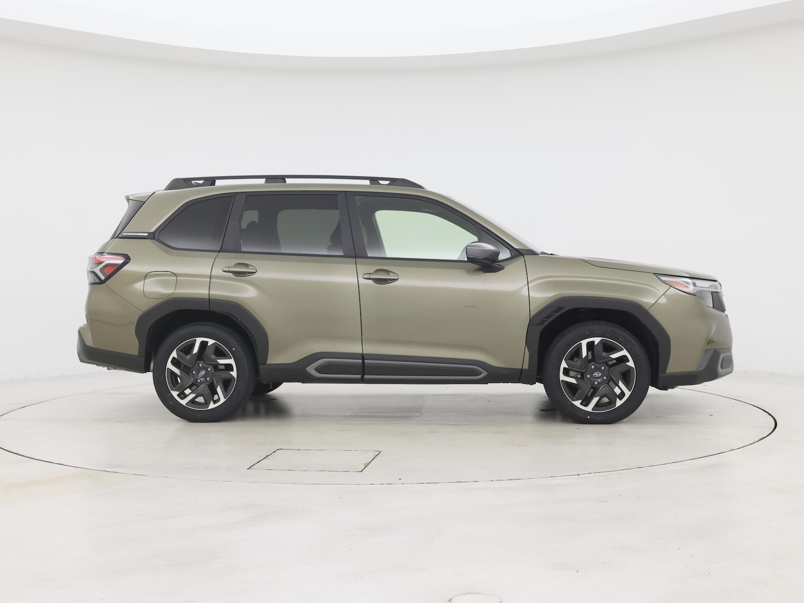 2025 Subaru Forester Limited - Photo 8