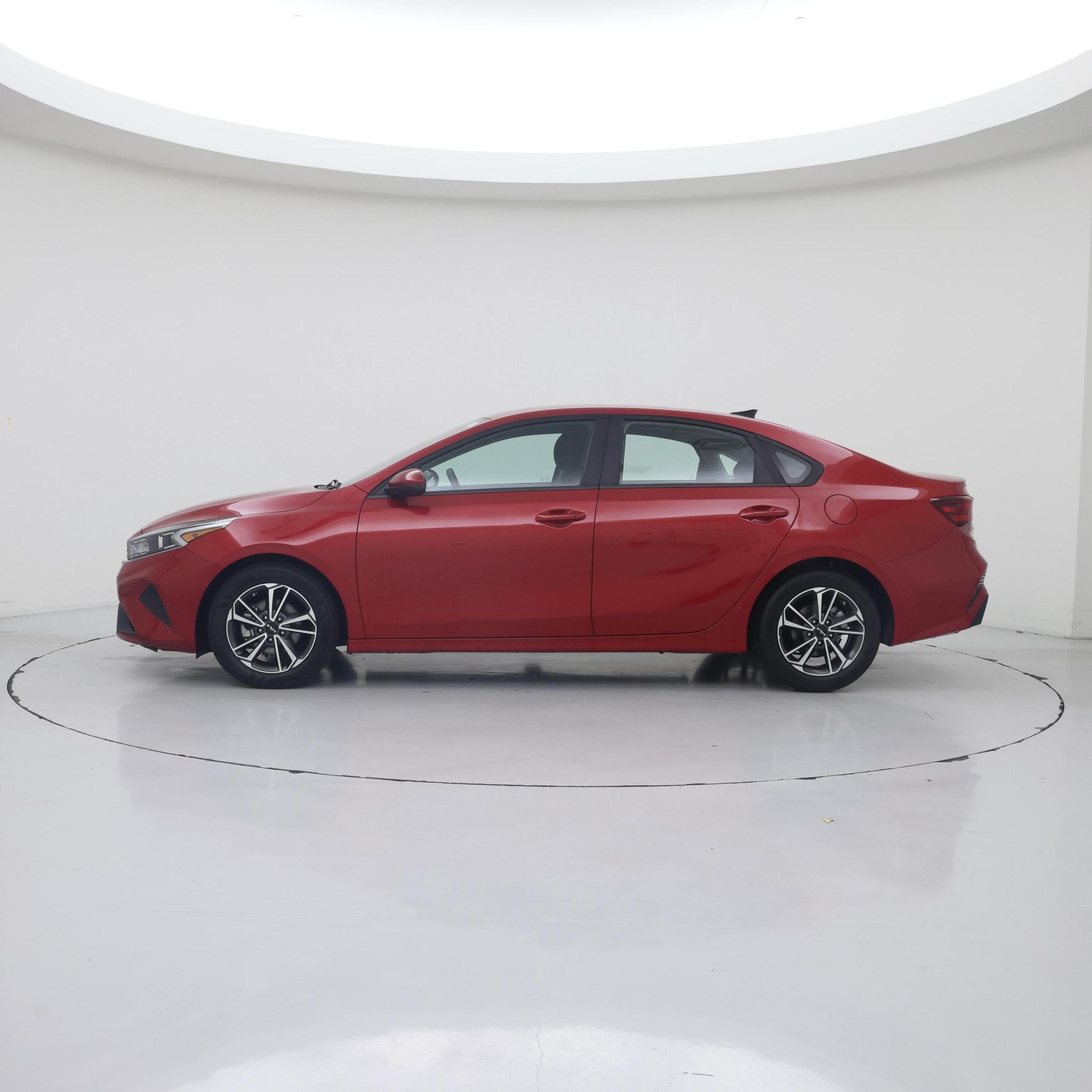 Thumbnail: 2022 Kia Forte - 3