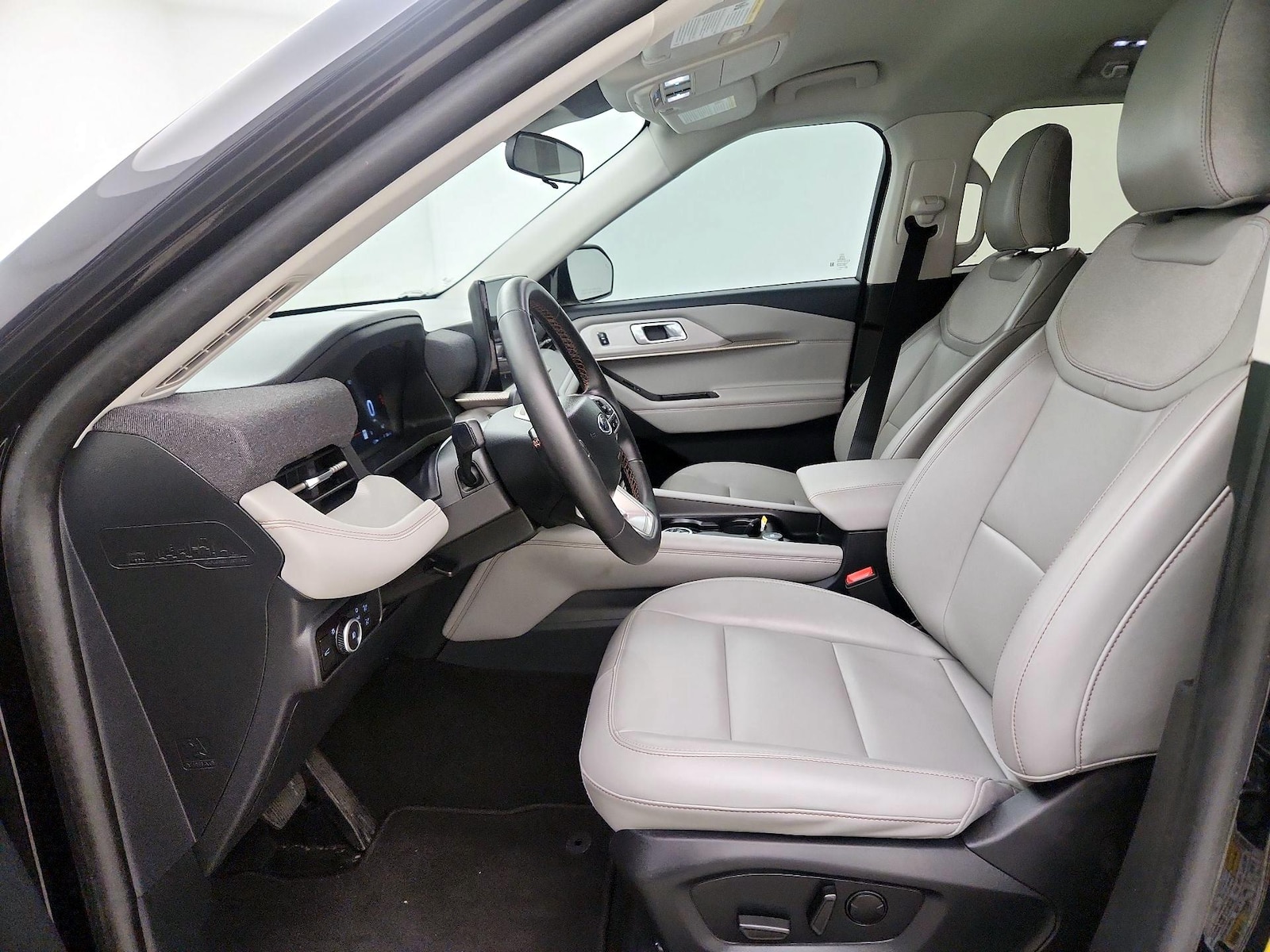 2025 Ford Explorer Active - Photo 12