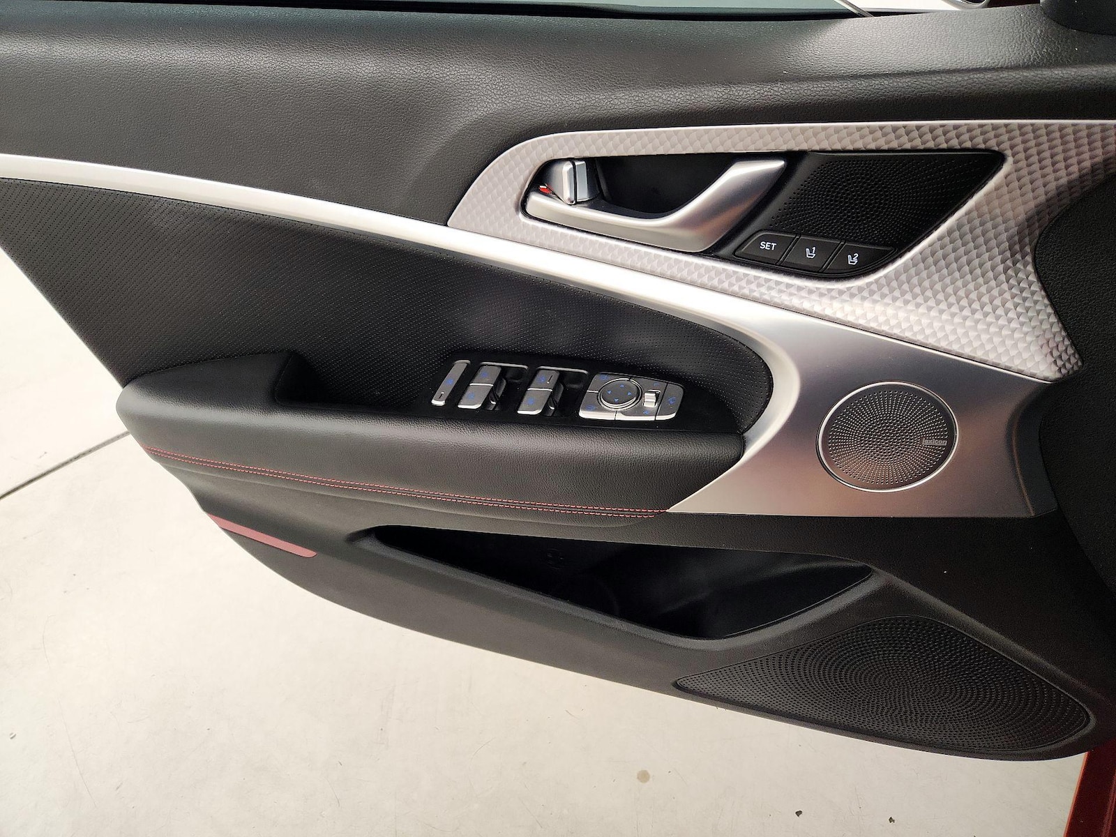 2023 GENESIS G70 Standard - Photo 13