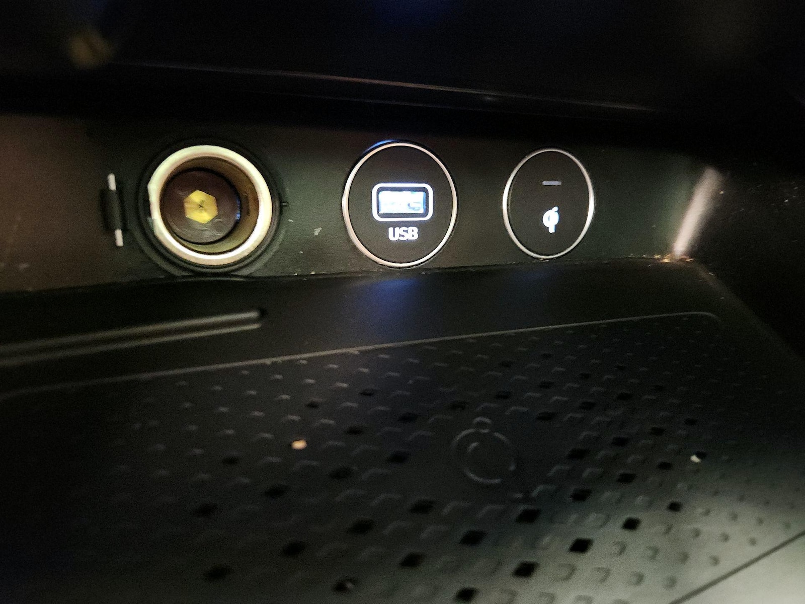 2023 GENESIS G70 Standard - Photo 20