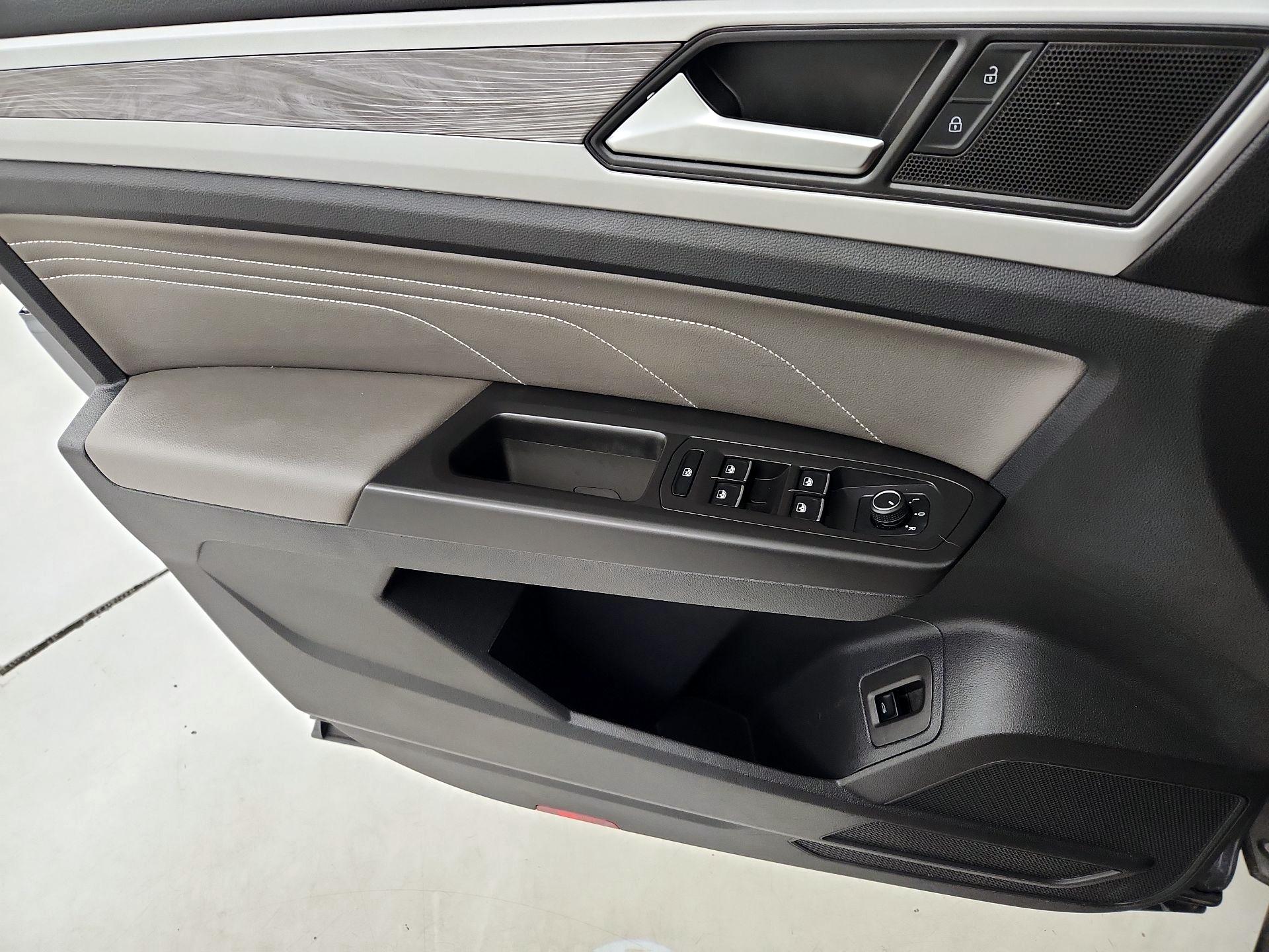 Thumbnail: 2023 Volkswagen Atlas - 12