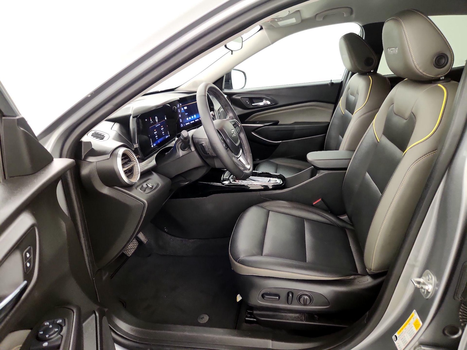 2025 Chevrolet Trax Activ - Photo 12