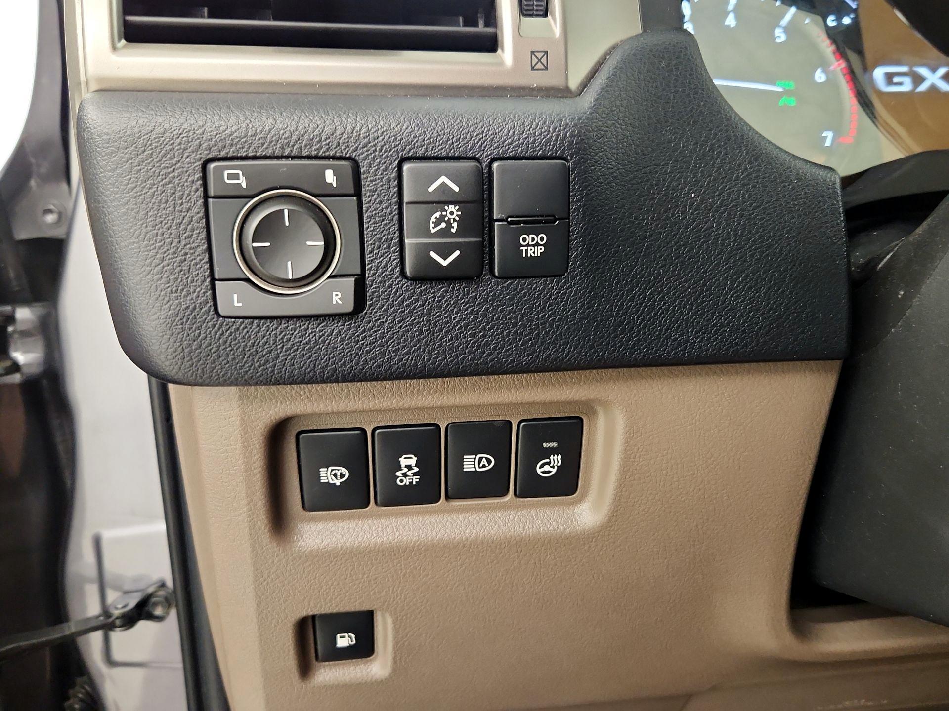 Thumbnail: 2021 Lexus GX - 13