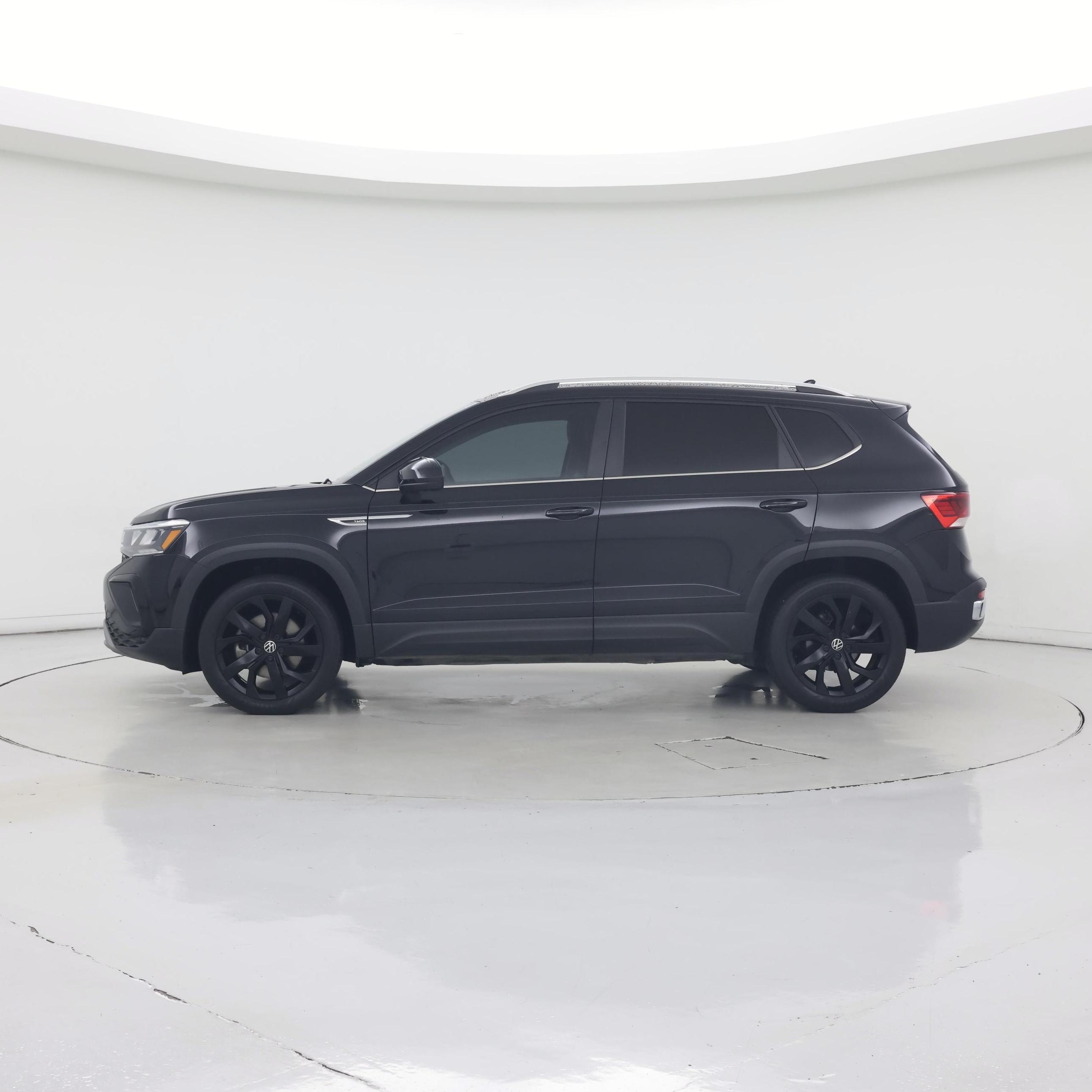 Thumbnail: 2023 Volkswagen Taos - 3