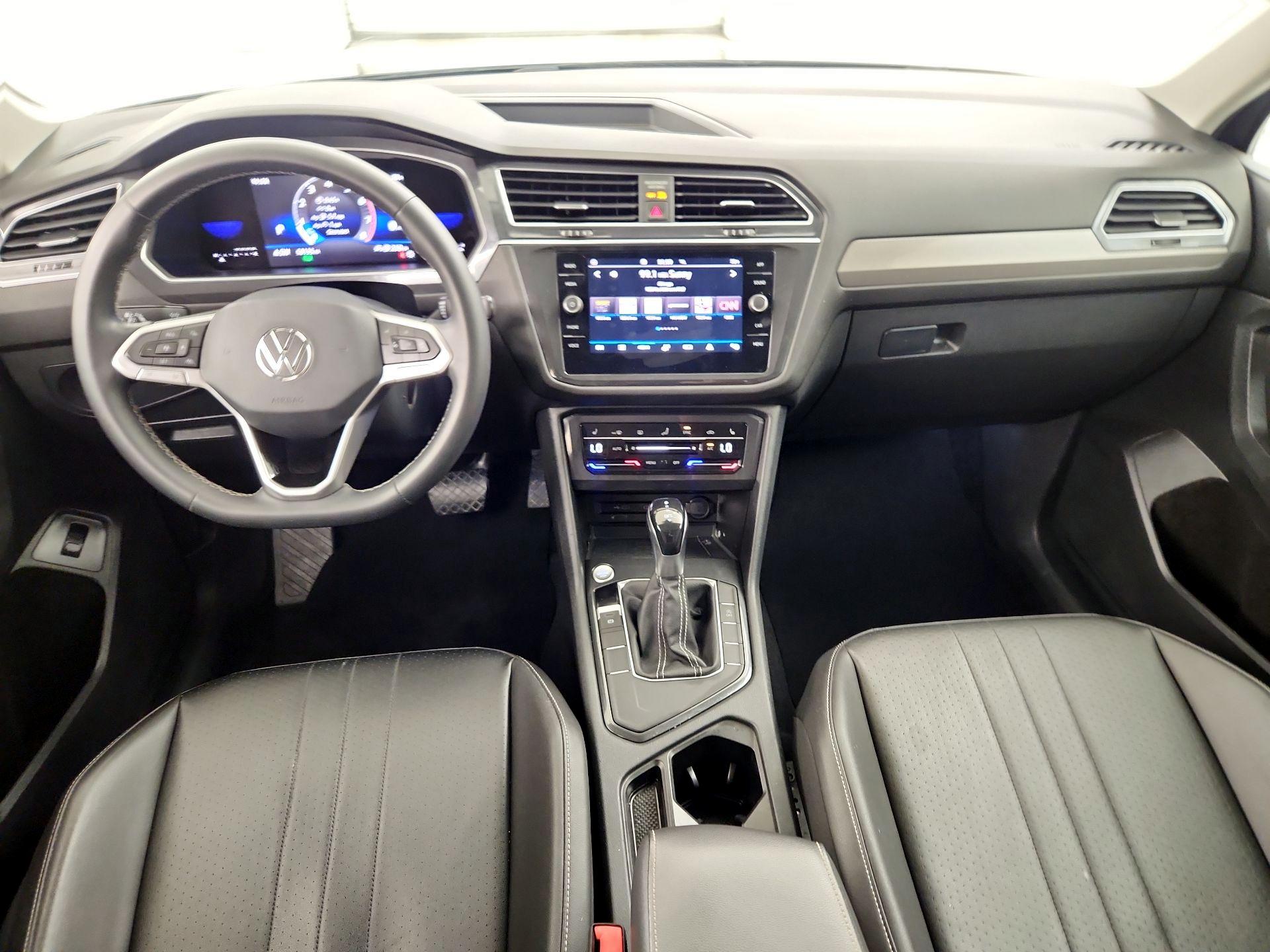 Thumbnail: 2022 Volkswagen Tiguan - 9