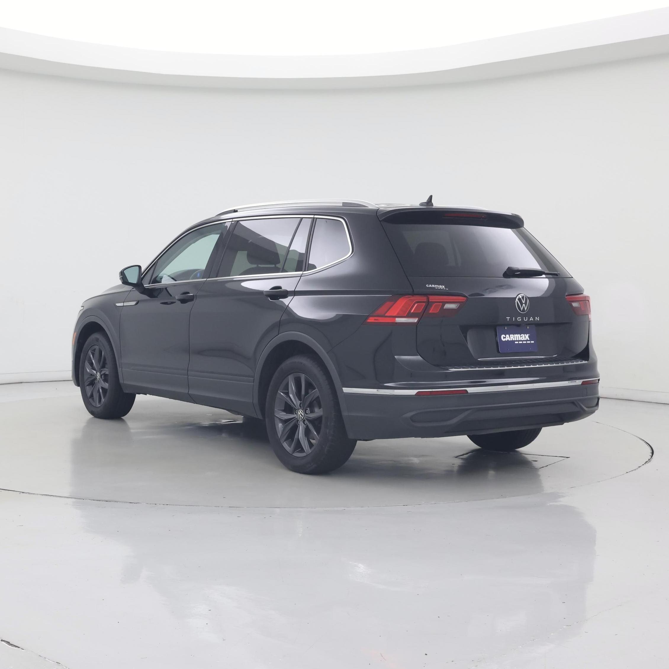 Thumbnail: 2022 Volkswagen Tiguan - 2