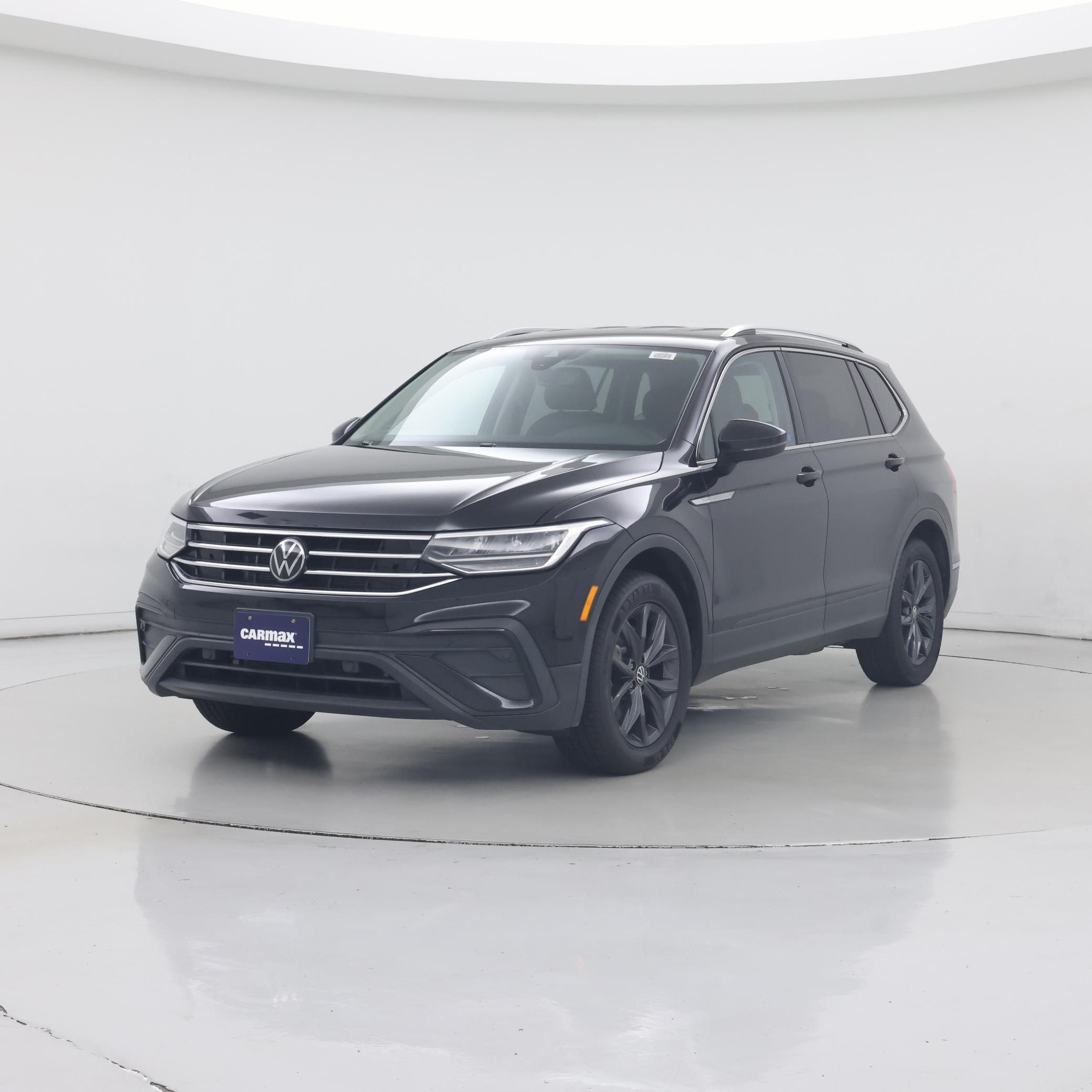 Thumbnail: 2022 Volkswagen Tiguan - 4