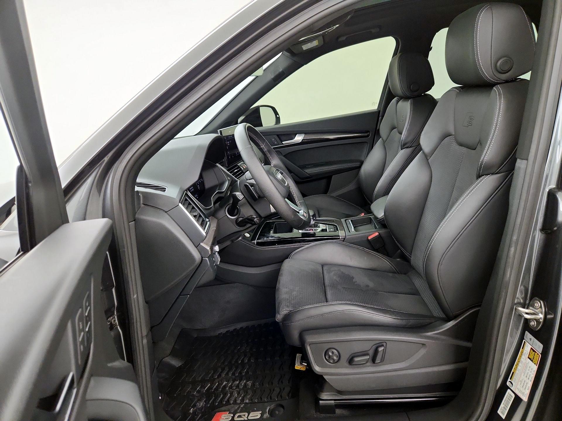 Thumbnail: 2022 Audi SQ5 - 11