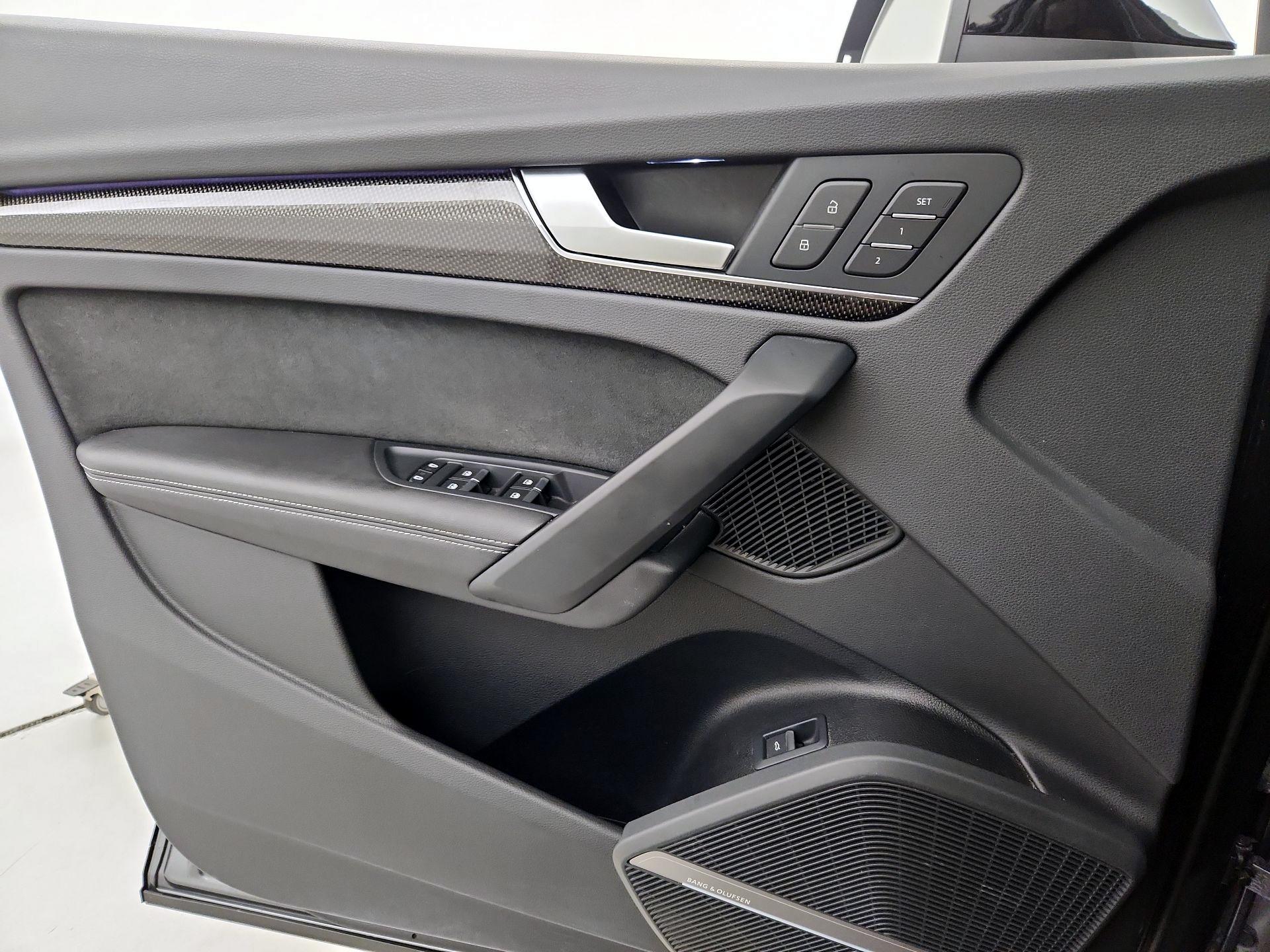Thumbnail: 2022 Audi SQ5 - 12
