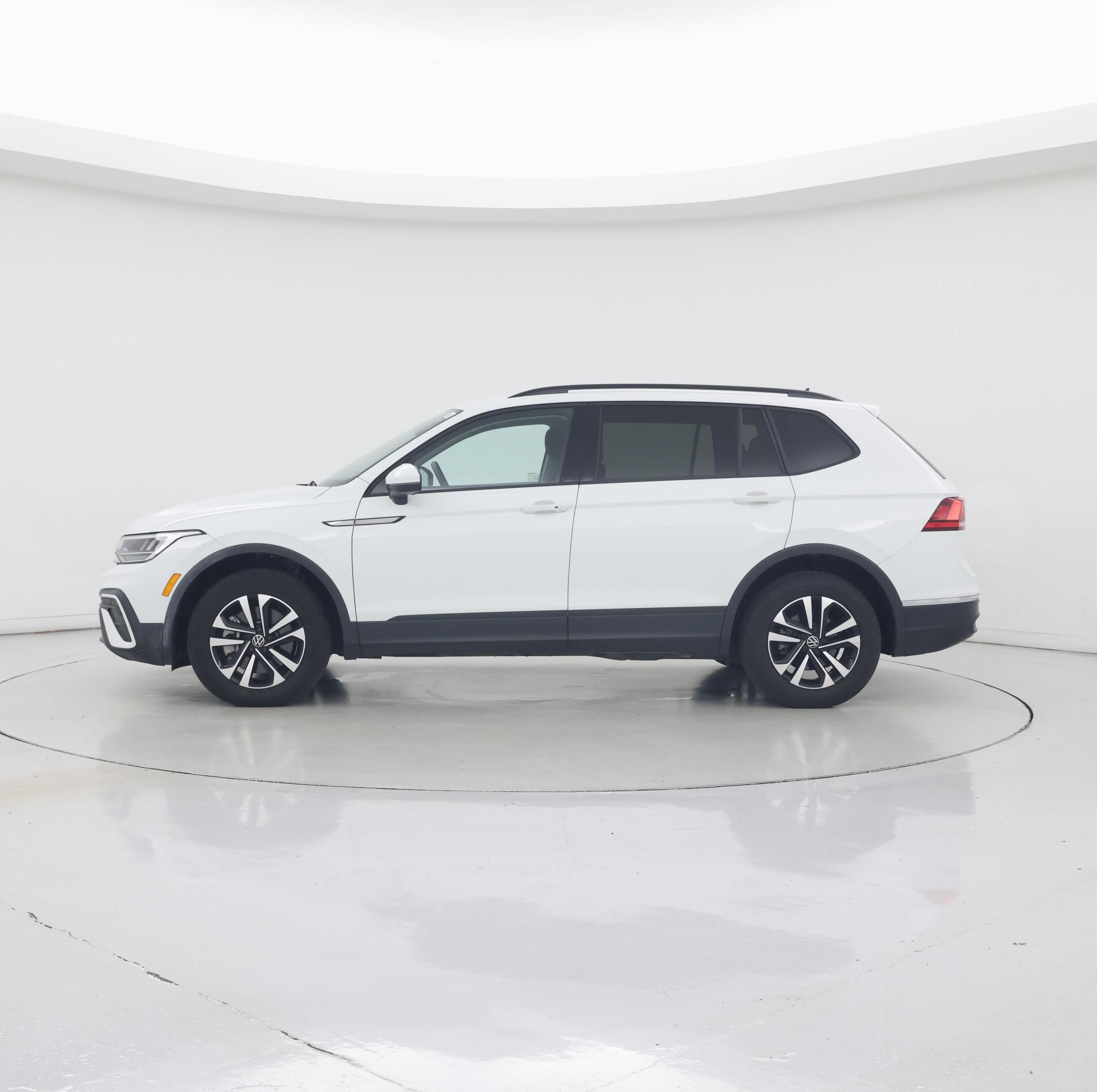 Thumbnail: 2024 Volkswagen Tiguan - 3