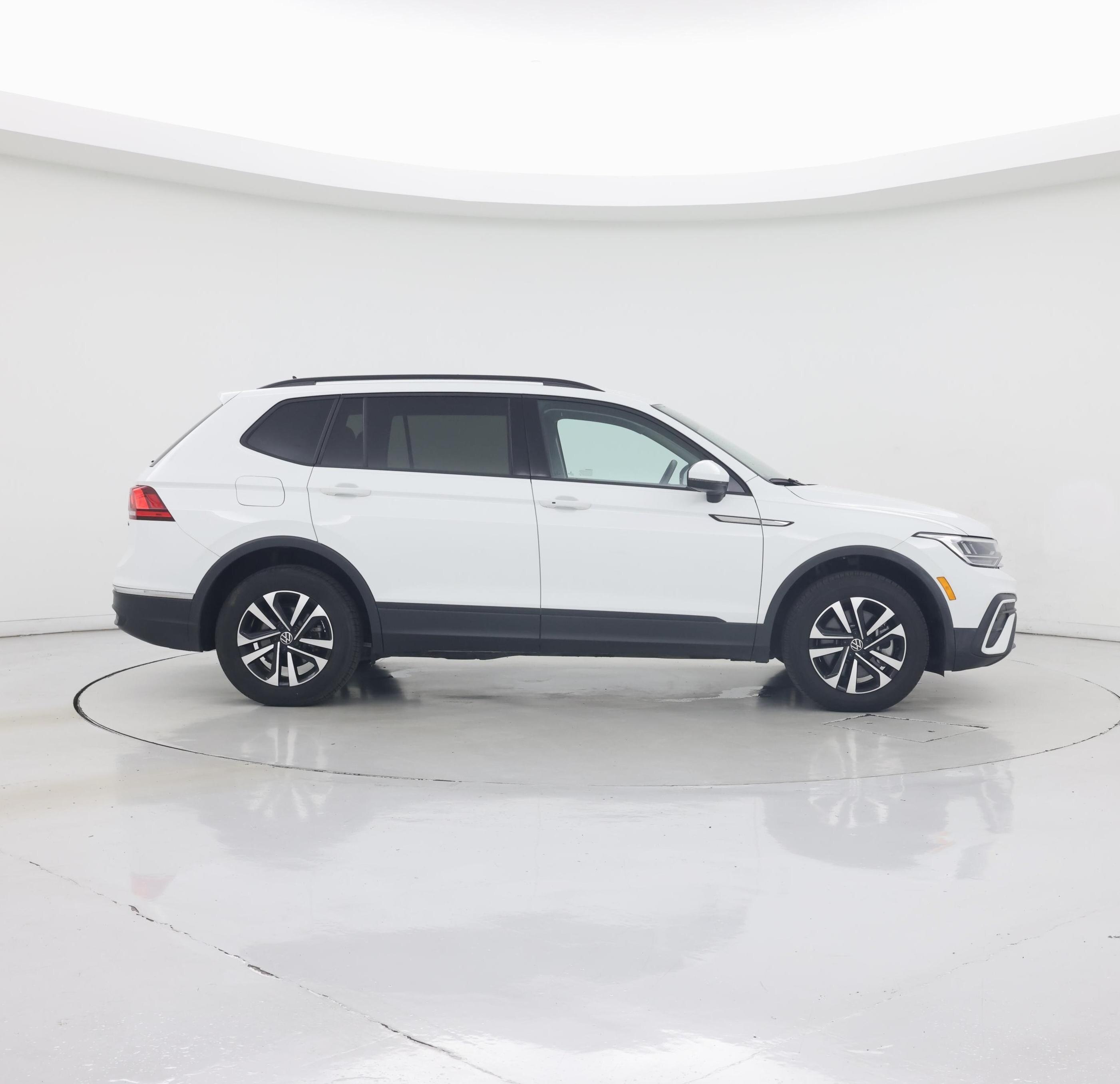 Thumbnail: 2024 Volkswagen Tiguan - 7