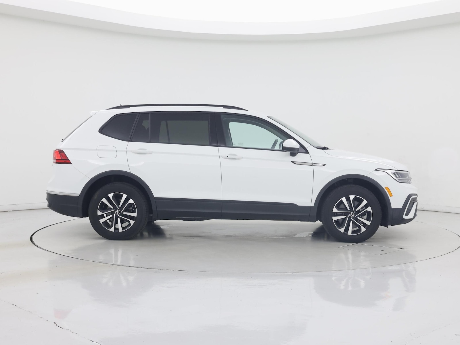 2024 Volkswagen Tiguan S - Photo 8