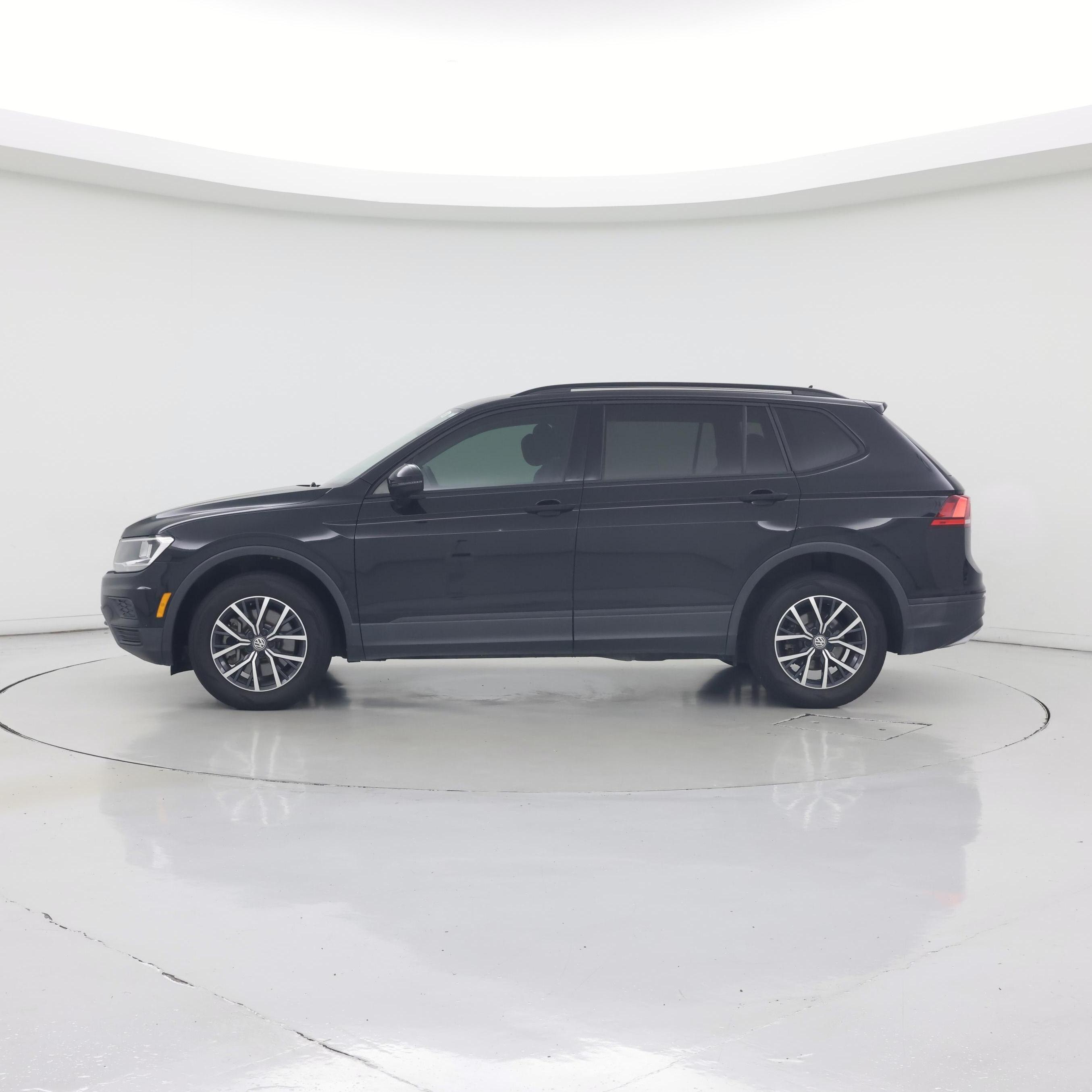 Thumbnail: 2021 Volkswagen Tiguan - 3