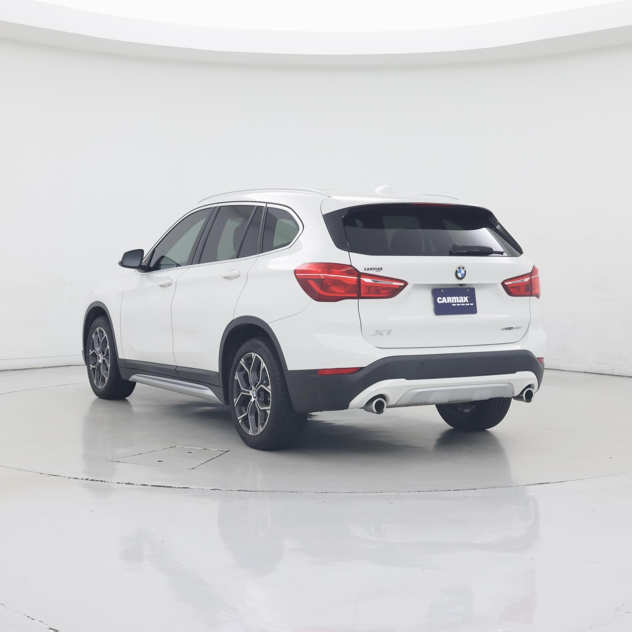 Thumbnail: 2021 BMW X1 - 2