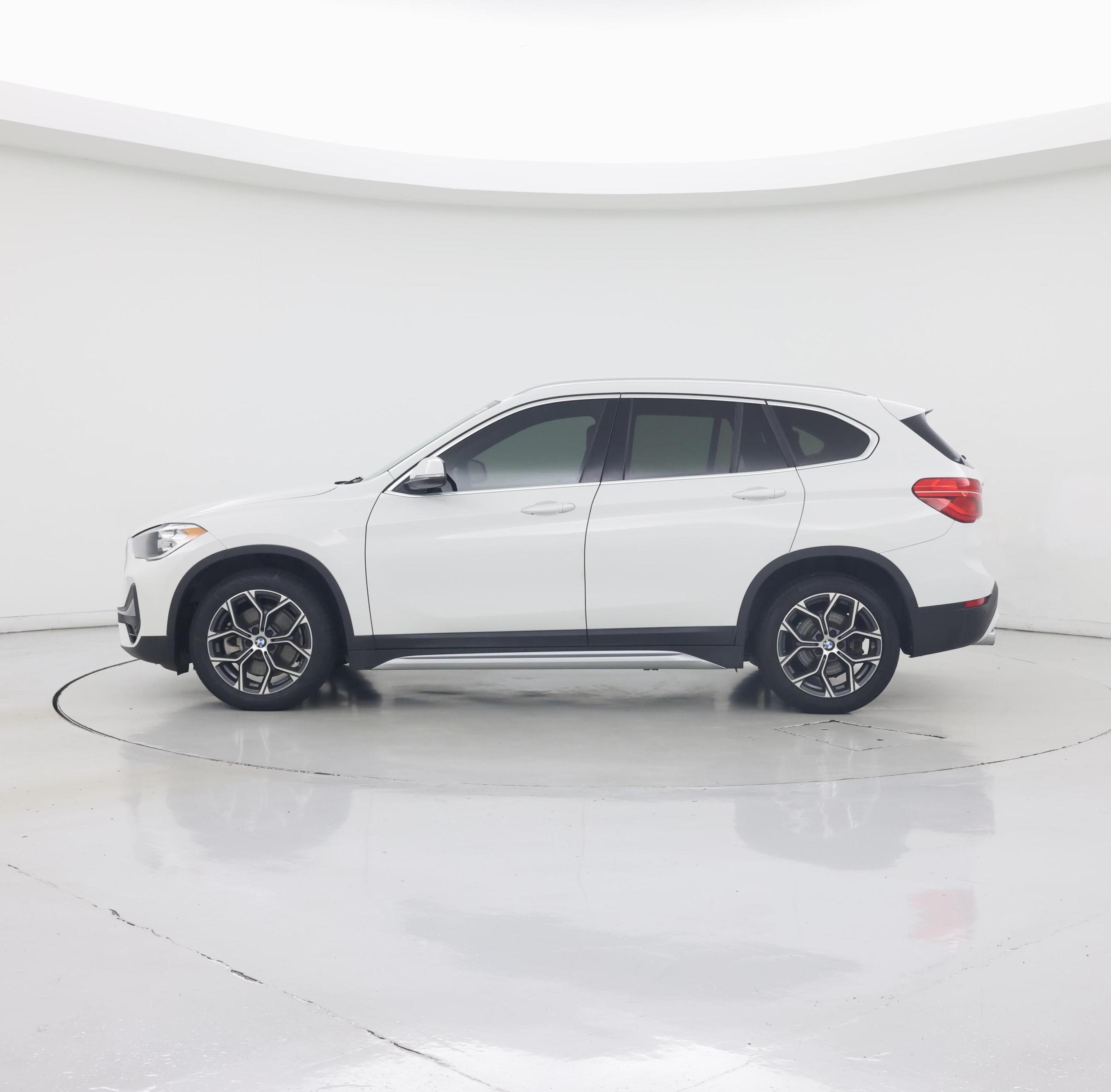 Thumbnail: 2021 BMW X1 - 3