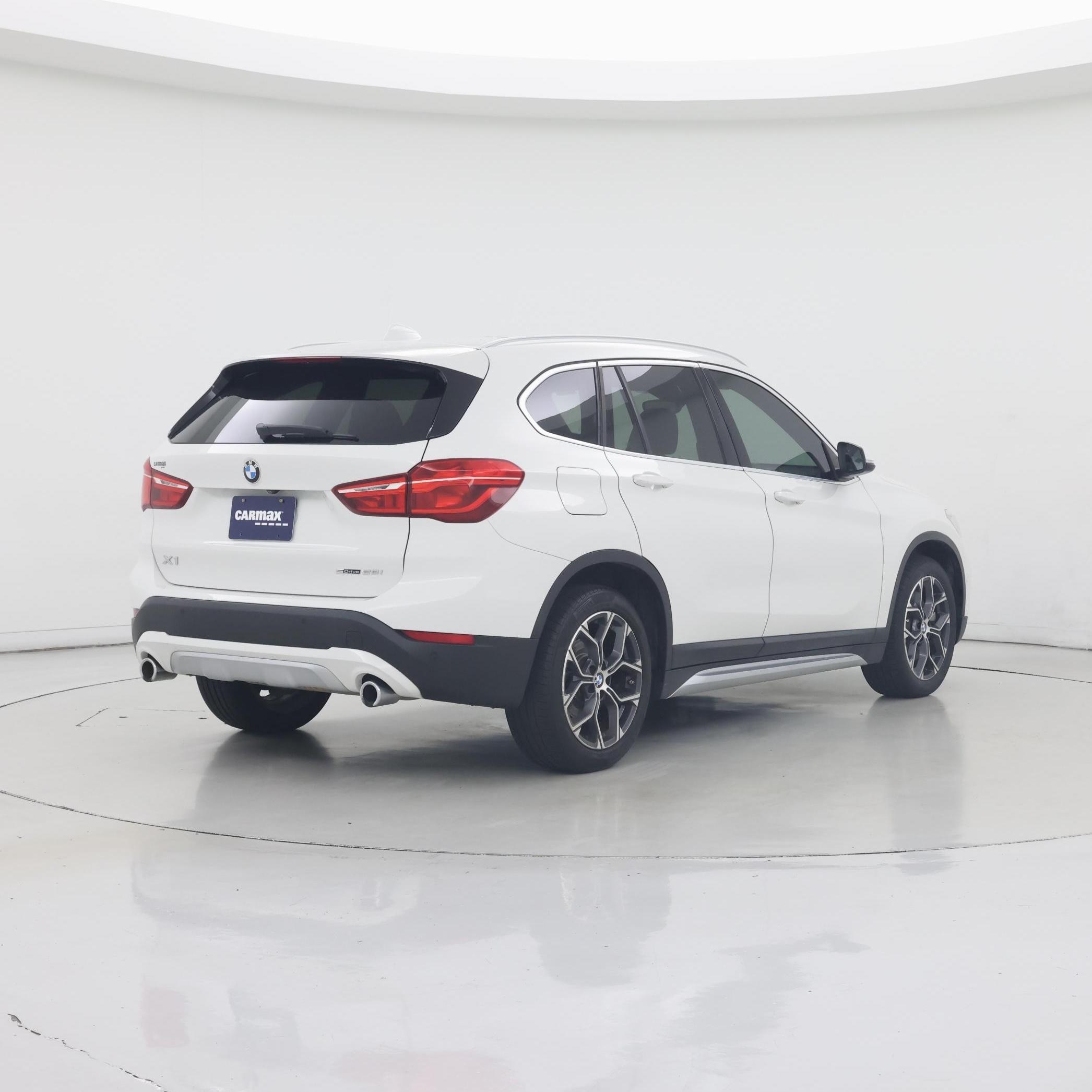 Thumbnail: 2021 BMW X1 - 8