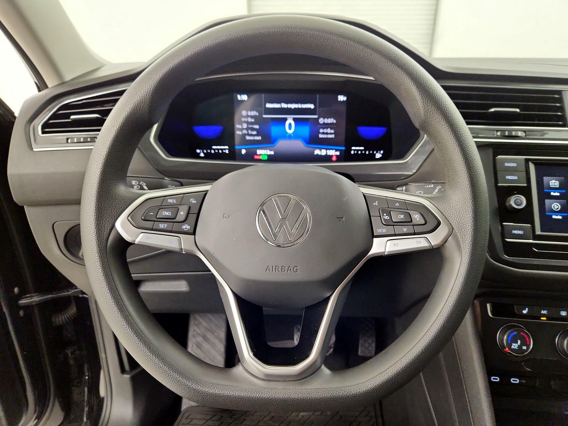 Thumbnail: 2022 Volkswagen Tiguan - 10