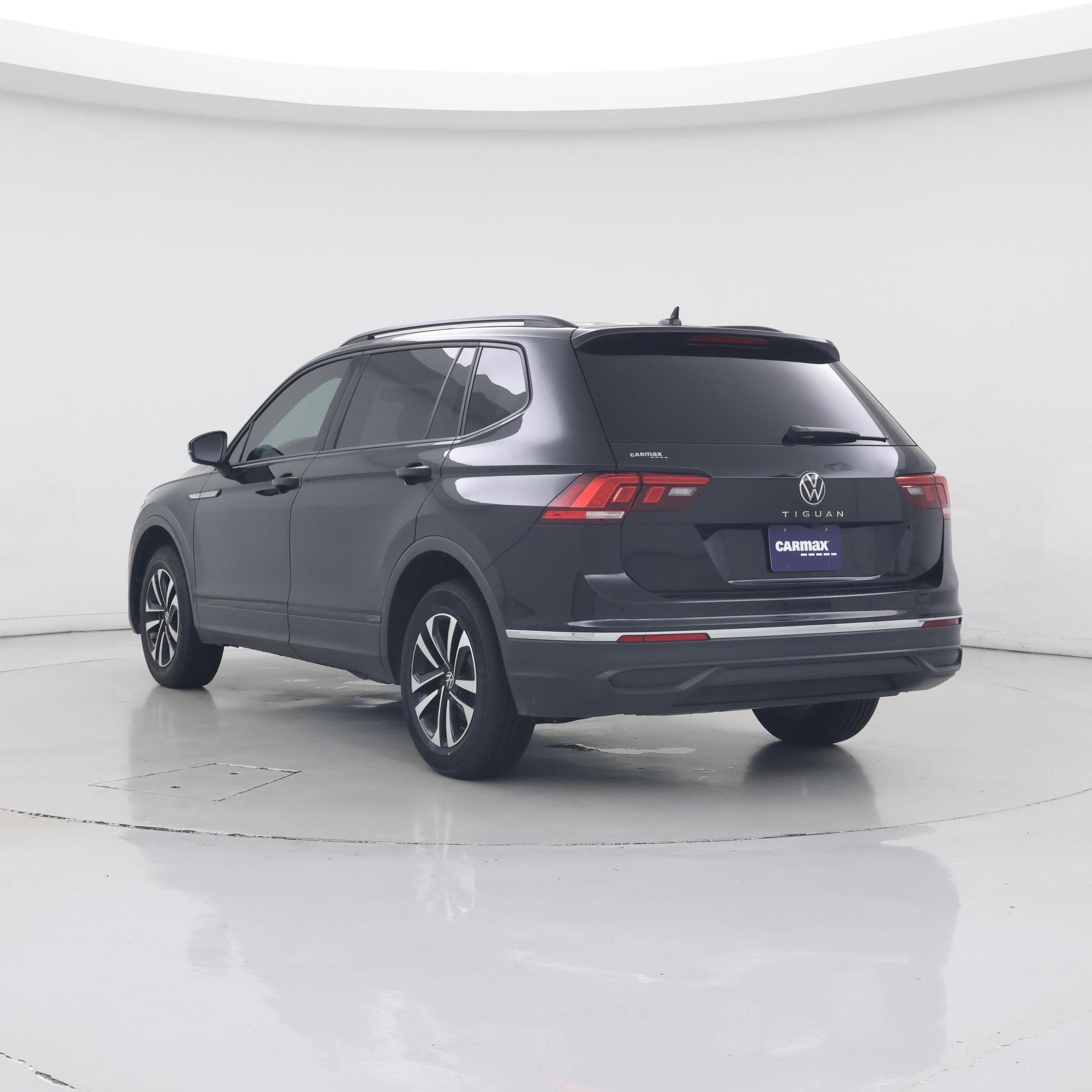 Thumbnail: 2022 Volkswagen Tiguan - 2