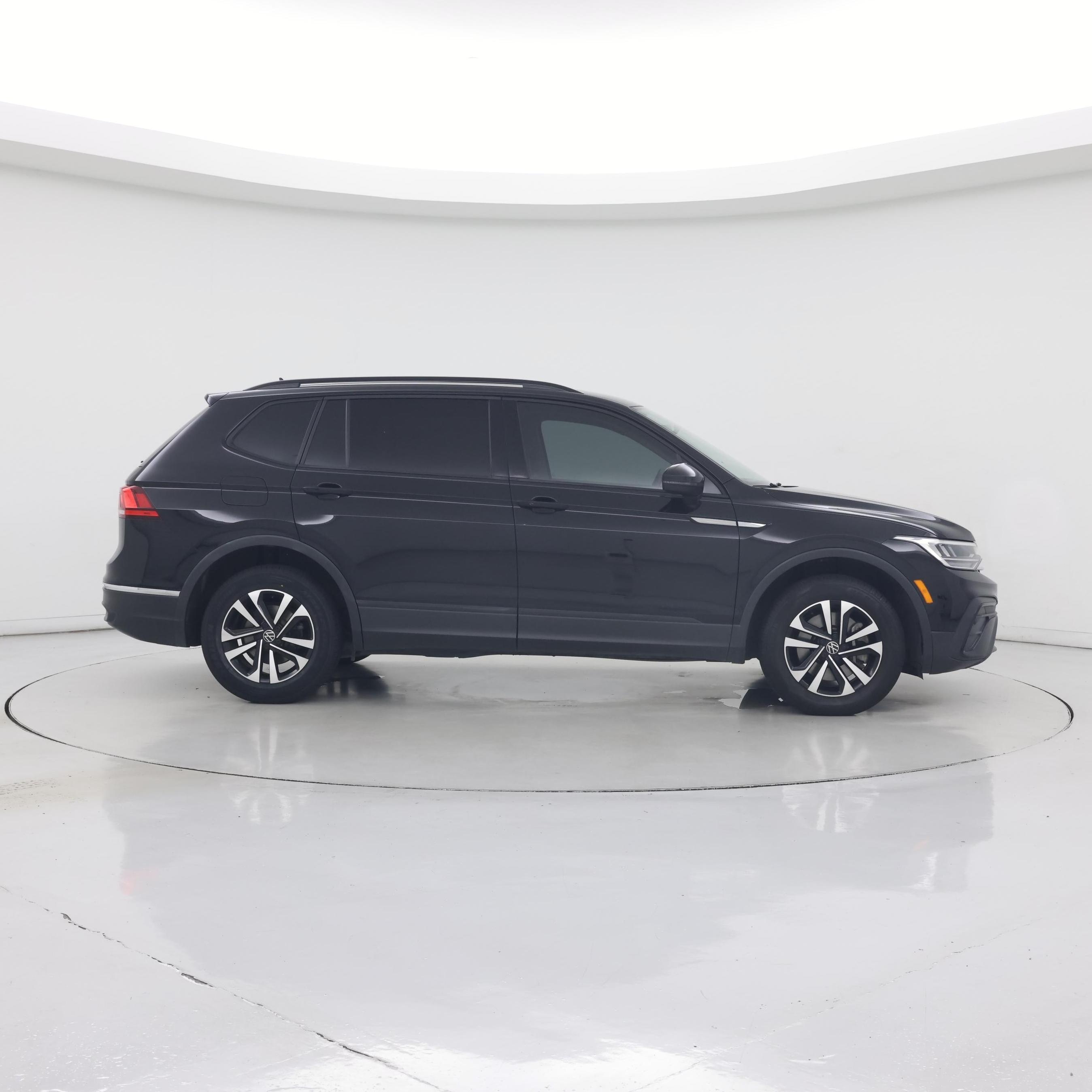 Thumbnail: 2022 Volkswagen Tiguan - 7