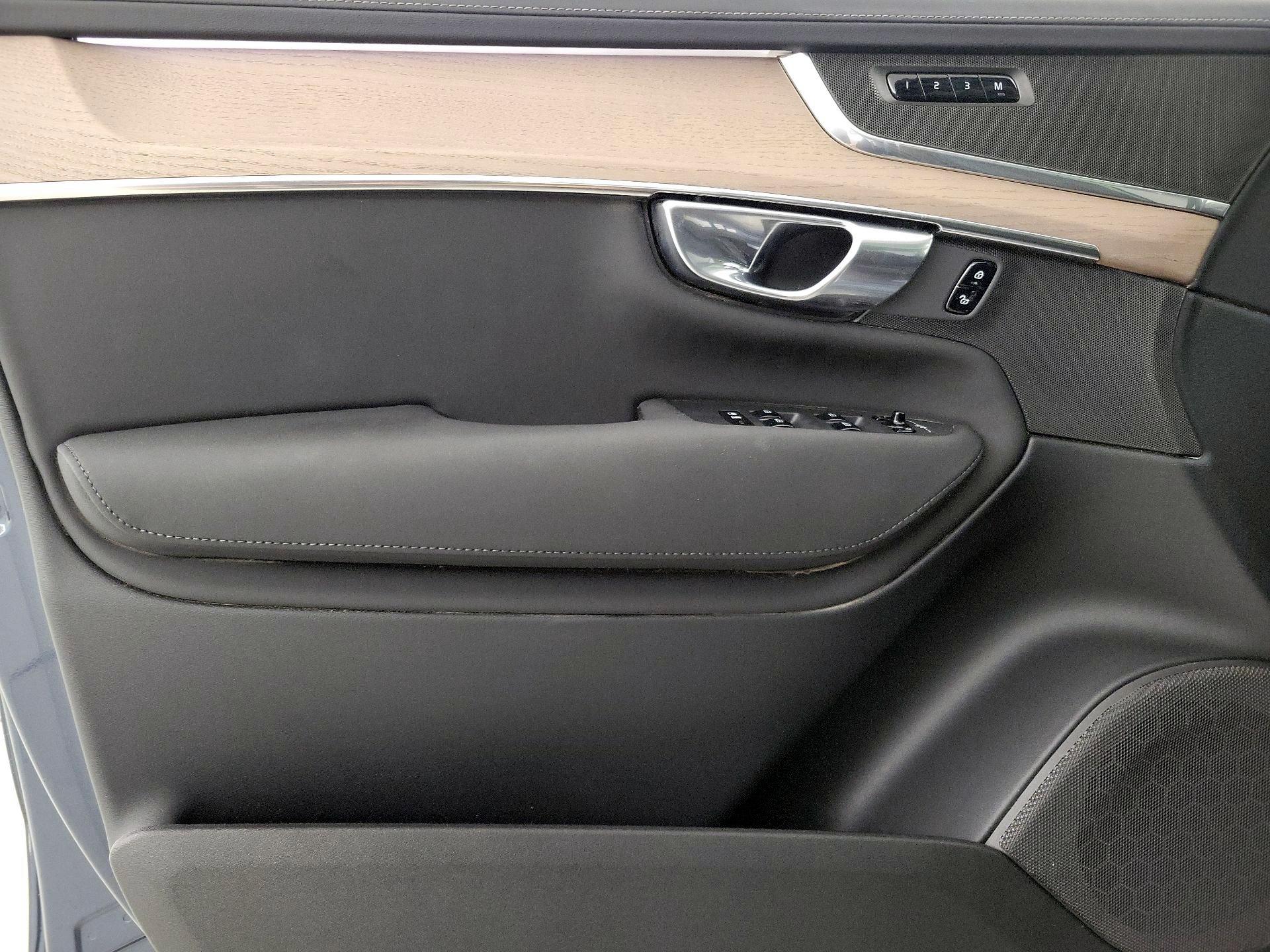Thumbnail: 2025 Volvo XC90 - 12