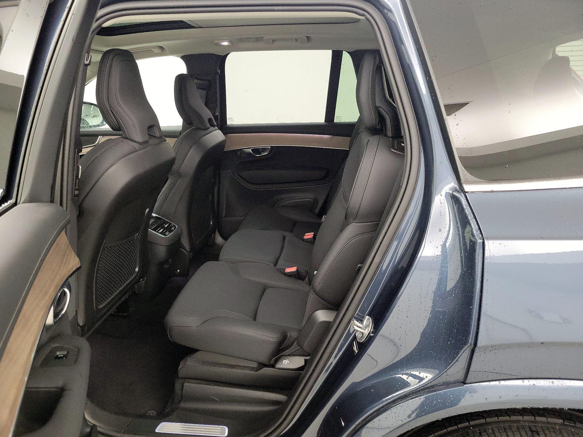 Thumbnail: 2025 Volvo XC90 - 20