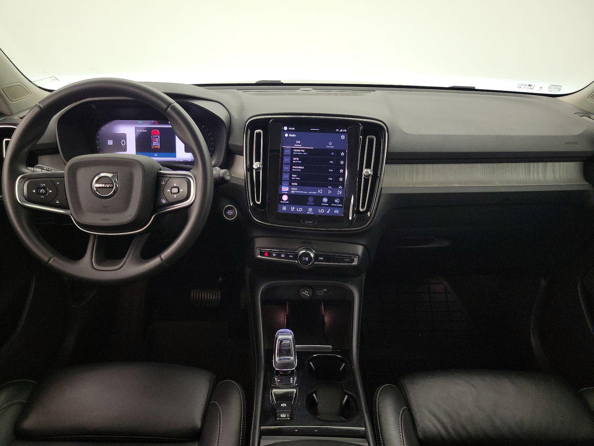Thumbnail: 2024 Volvo XC40 - 9