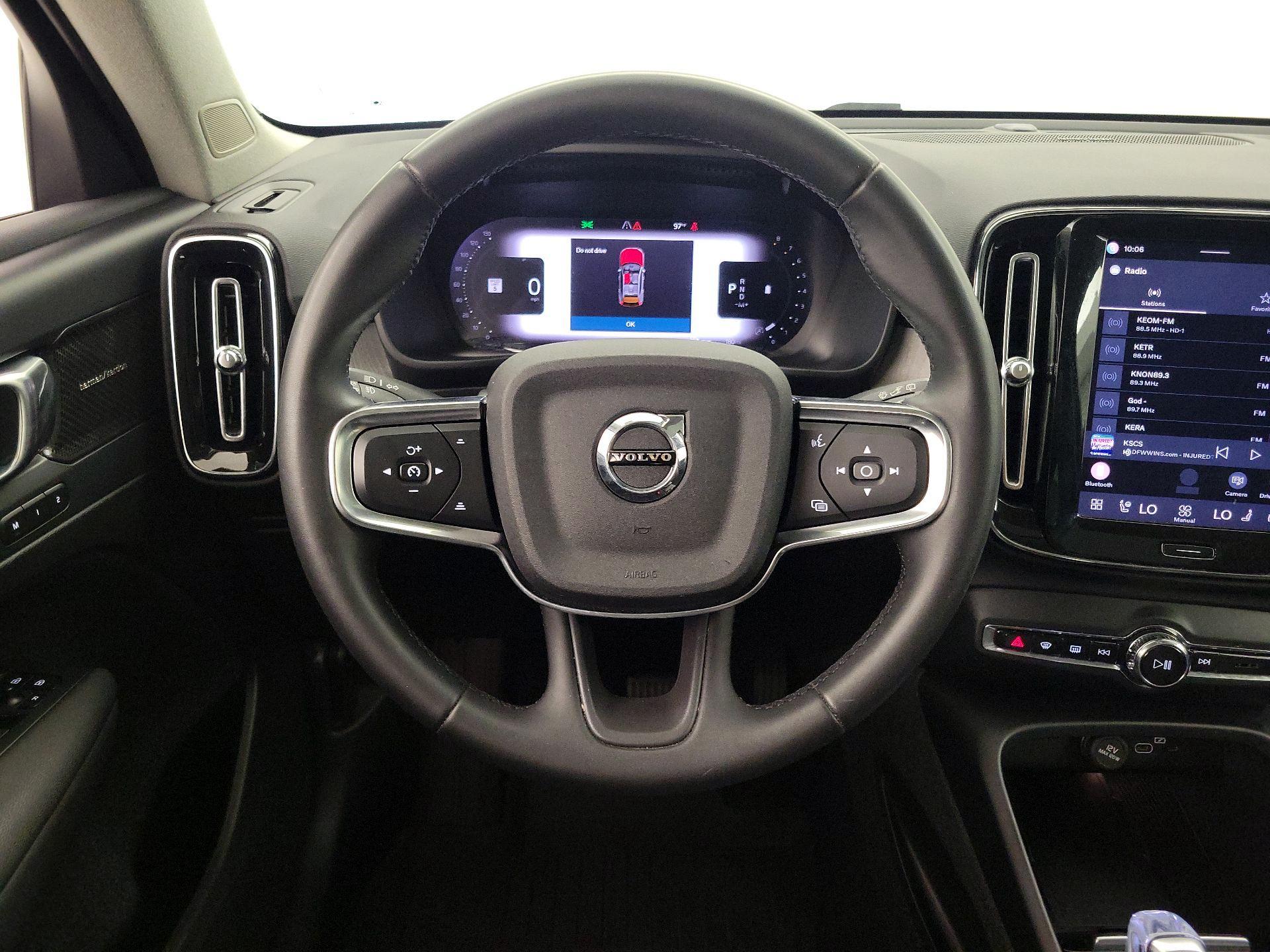 Thumbnail: 2024 Volvo XC40 - 10