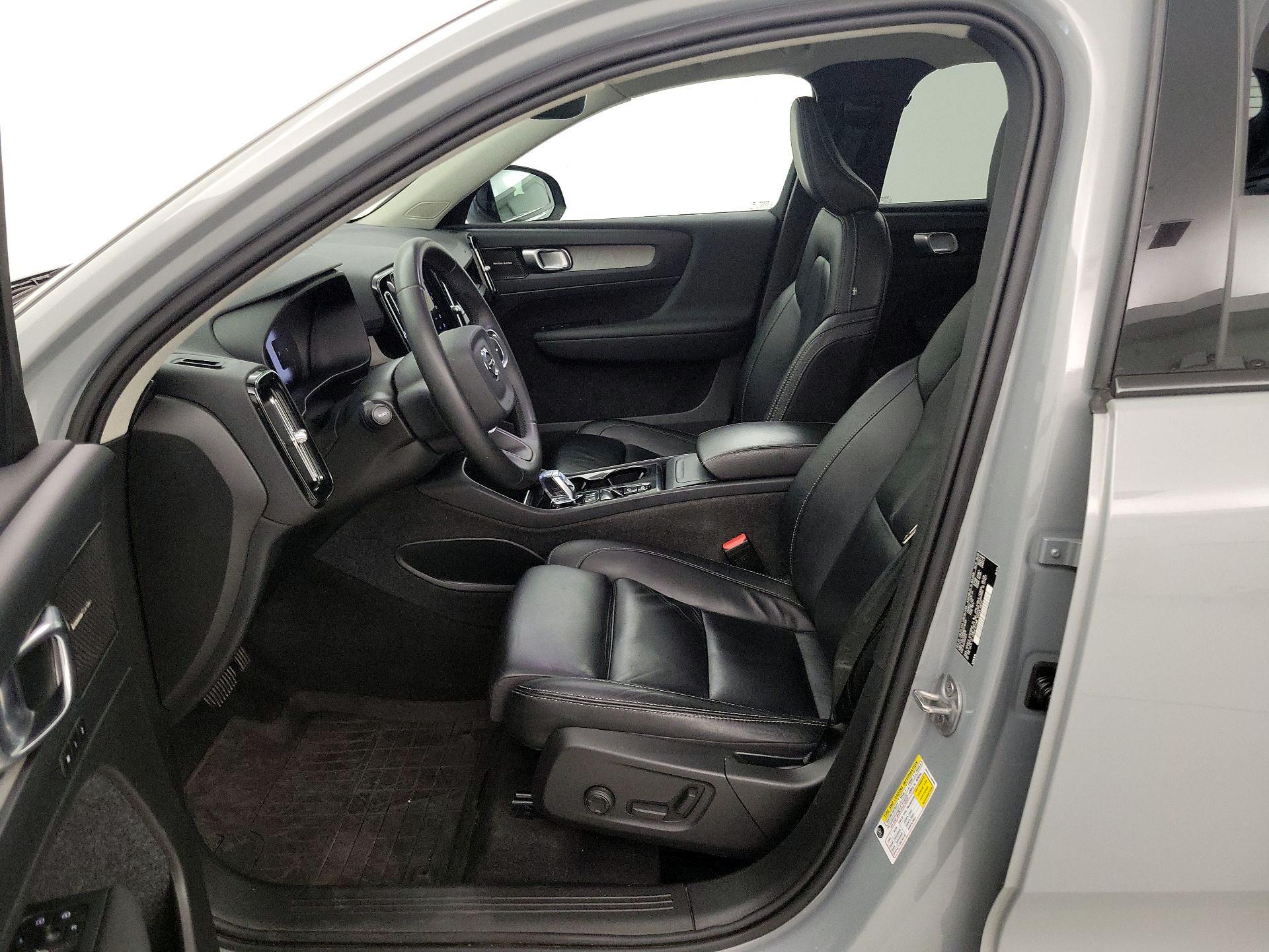 Thumbnail: 2024 Volvo XC40 - 11