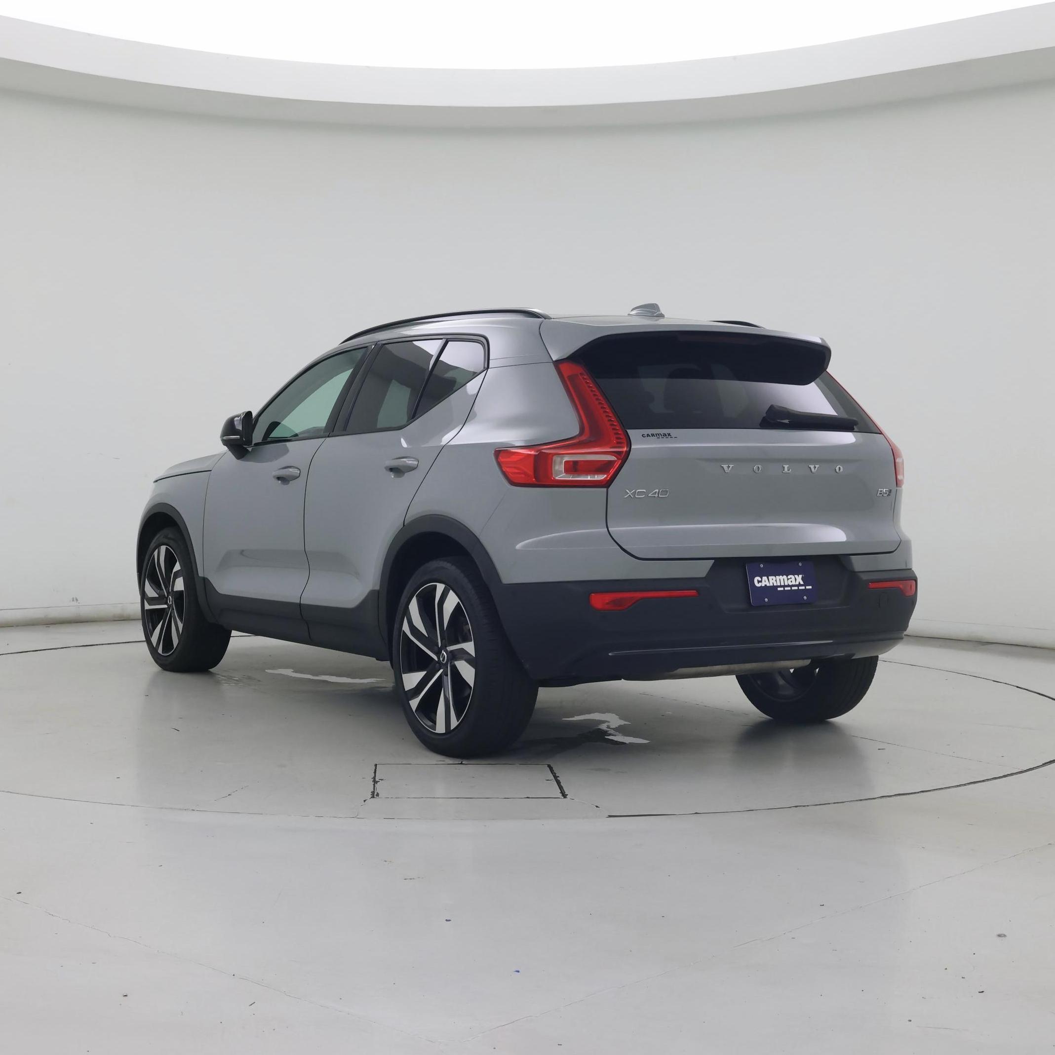 Thumbnail: 2024 Volvo XC40 - 2