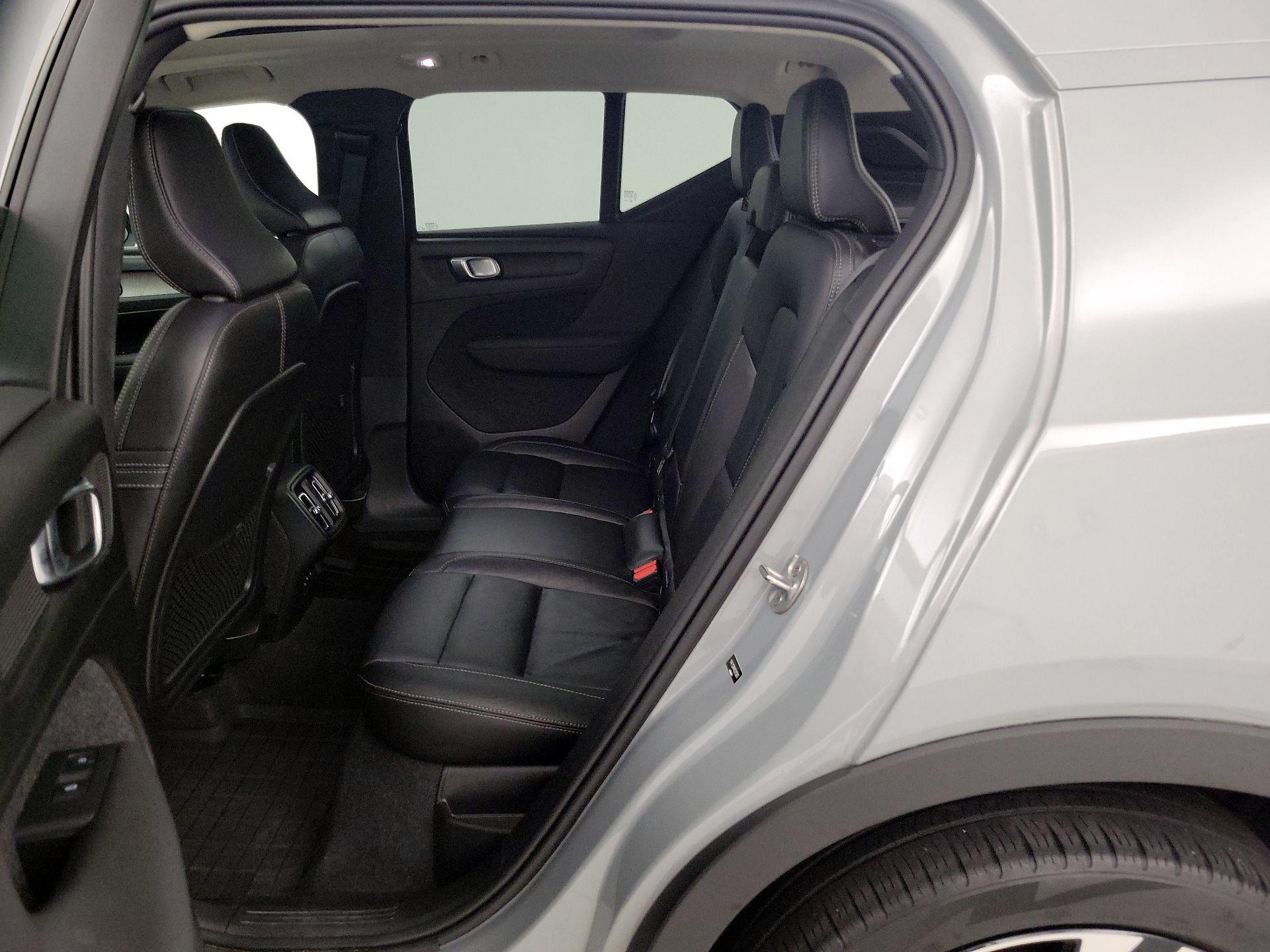 Thumbnail: 2024 Volvo XC40 - 20