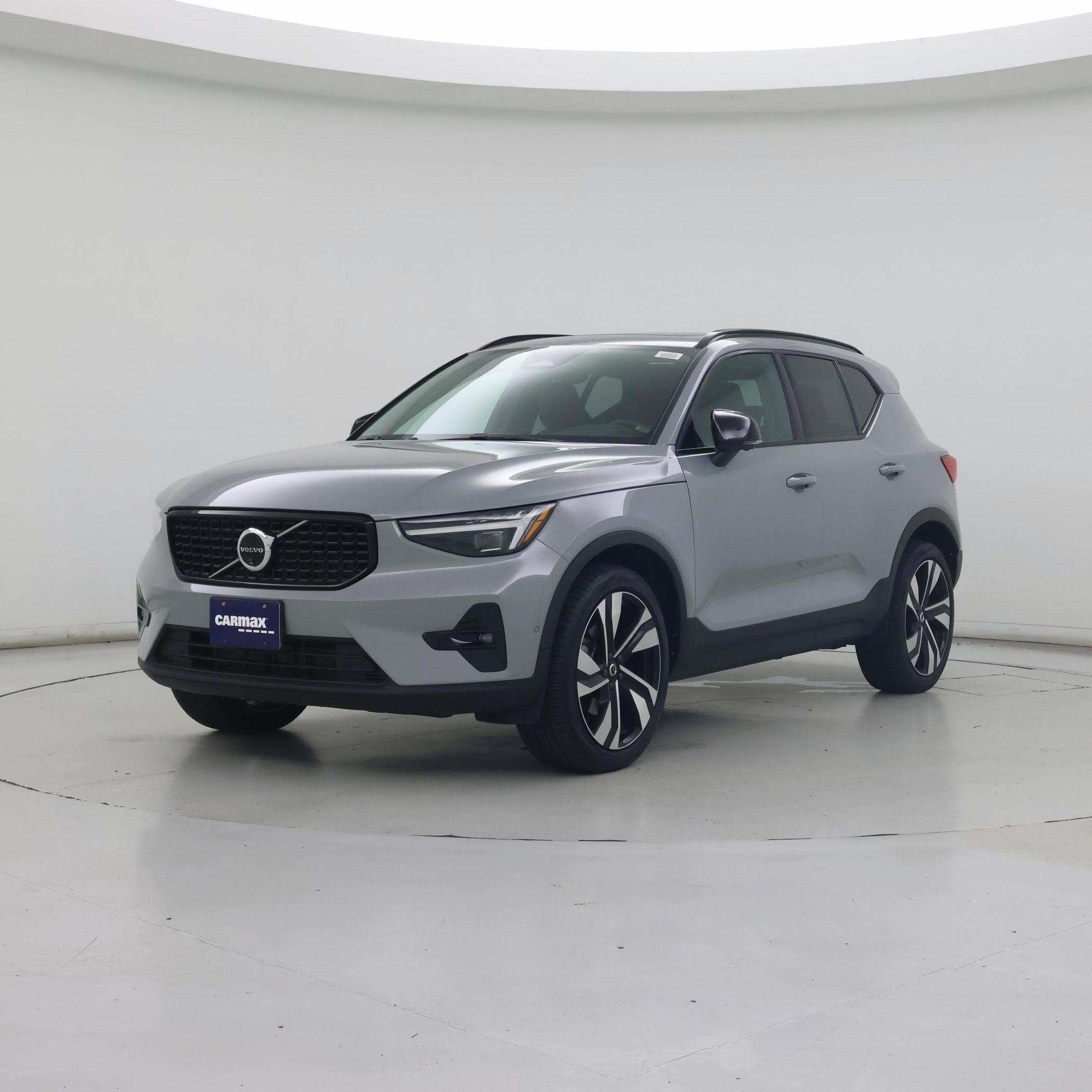 Thumbnail: 2024 Volvo XC40 - 4