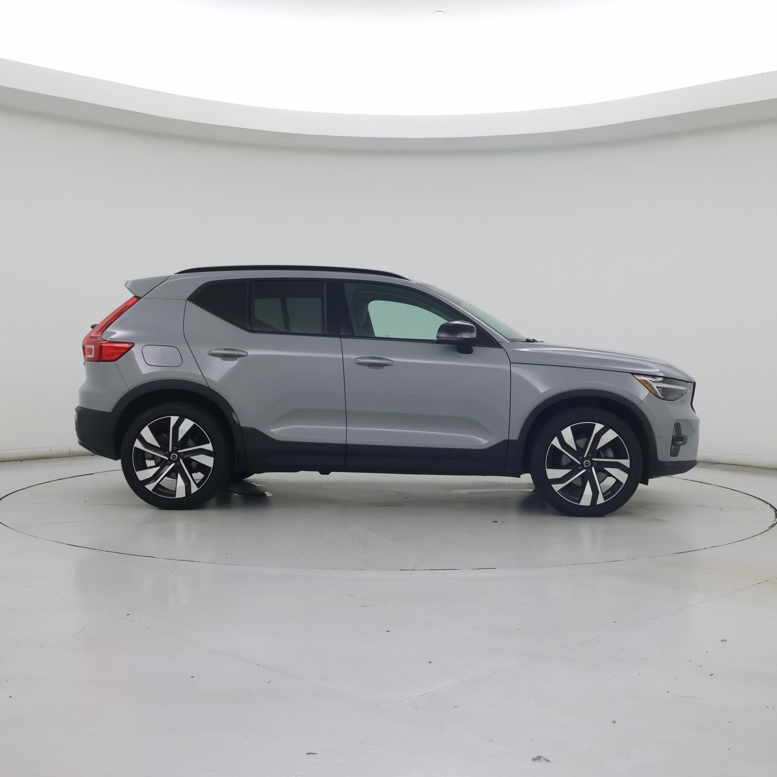 Thumbnail: 2024 Volvo XC40 - 7