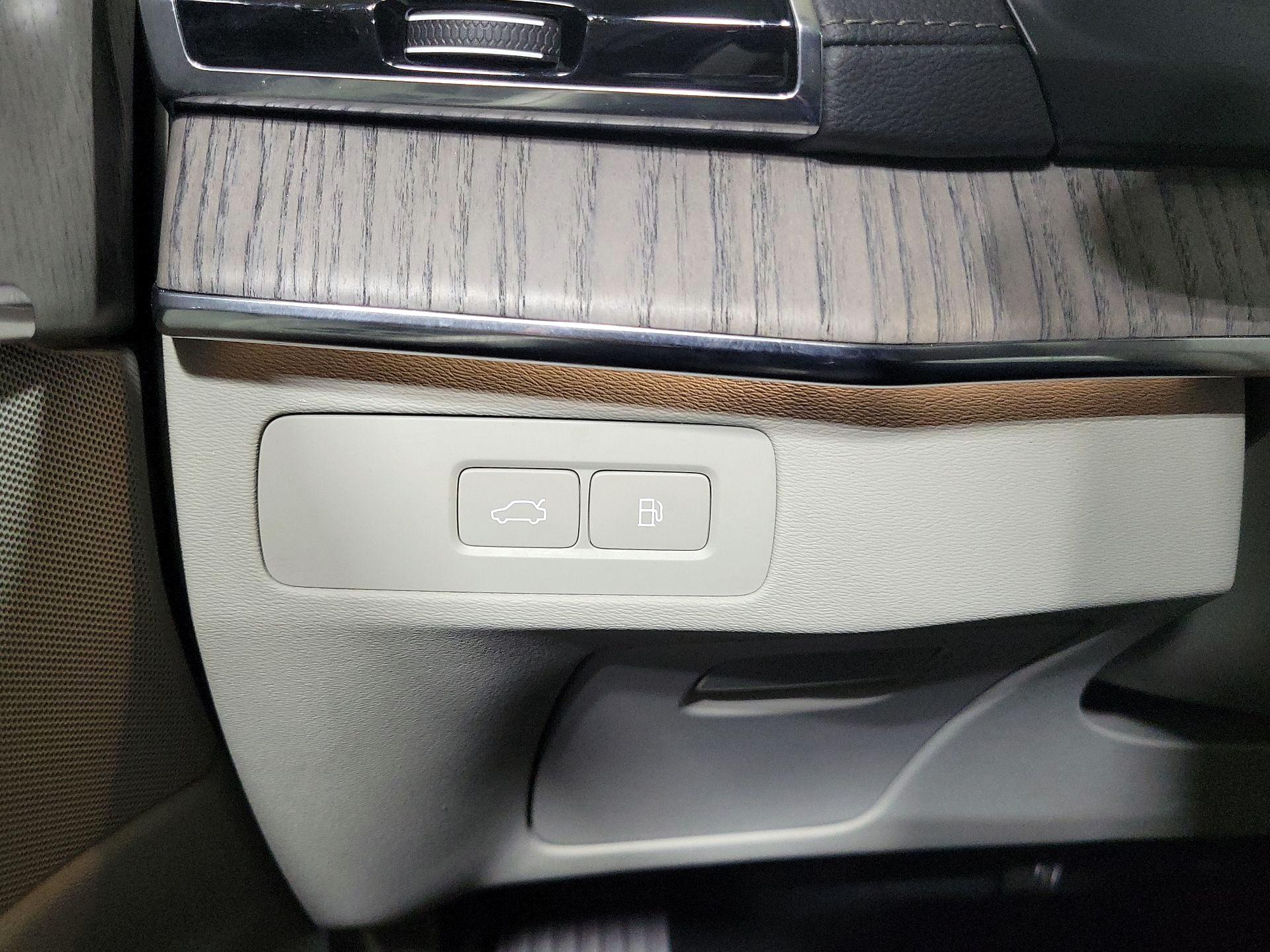 Thumbnail: 2023 Volvo XC90 - 13